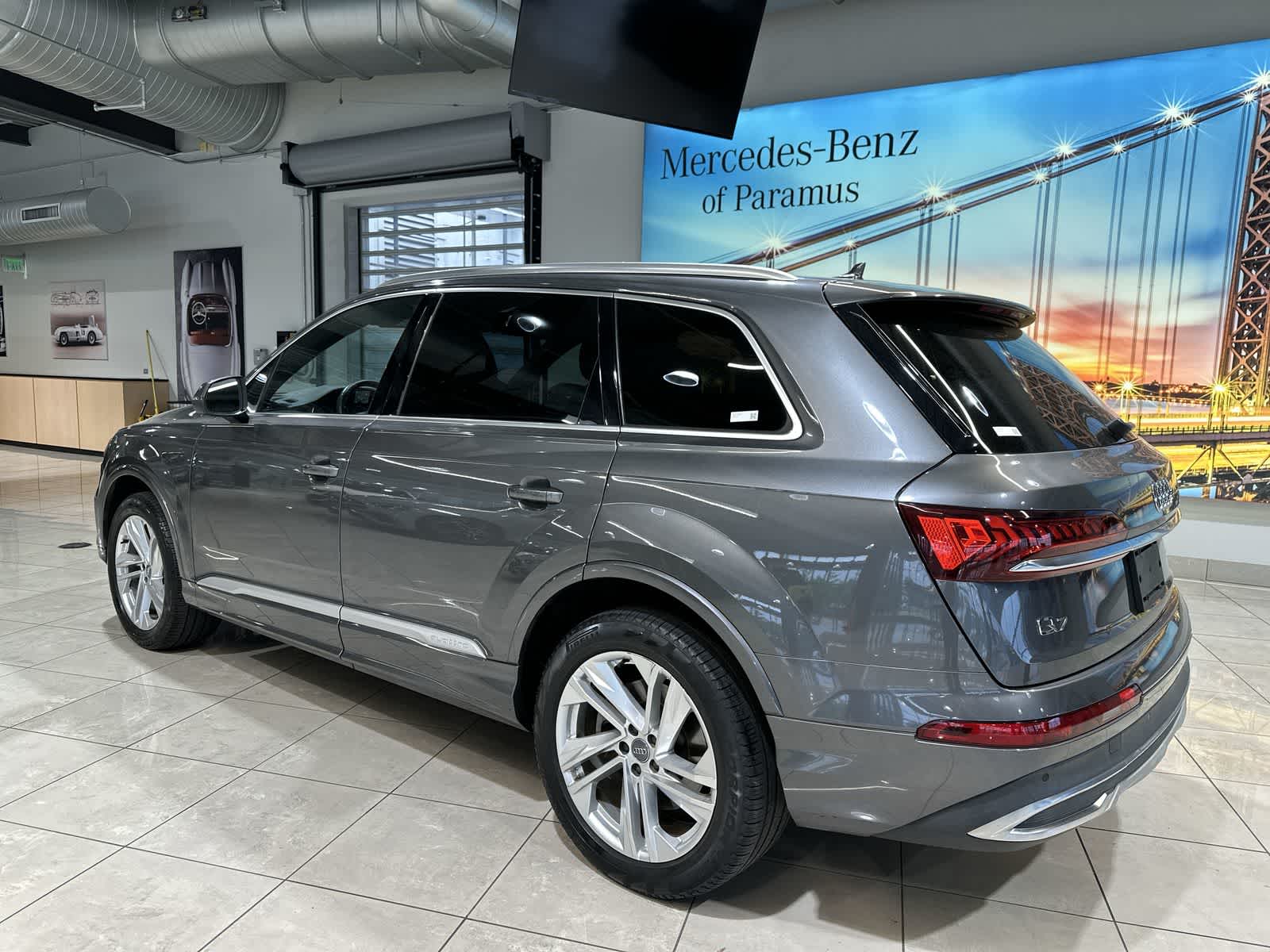 Thumbnail: 2020 Audi Q7 - 16