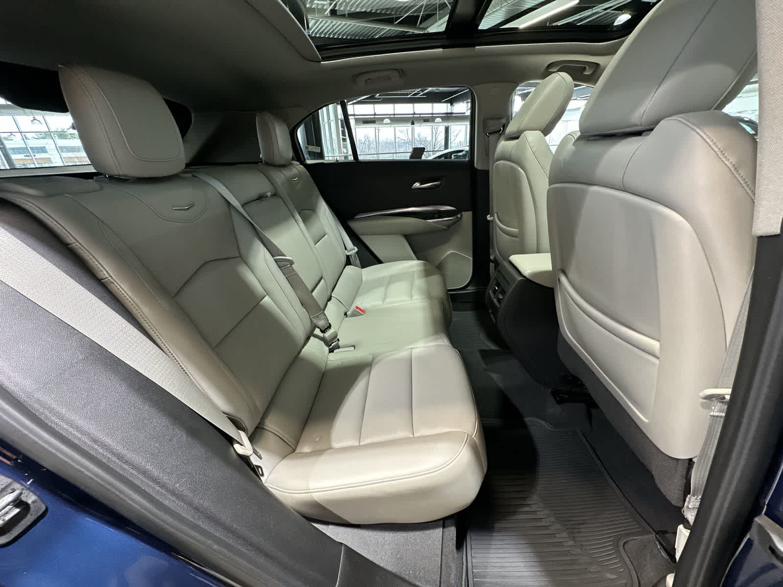 Thumbnail: 2021 Cadillac XT4 - 25