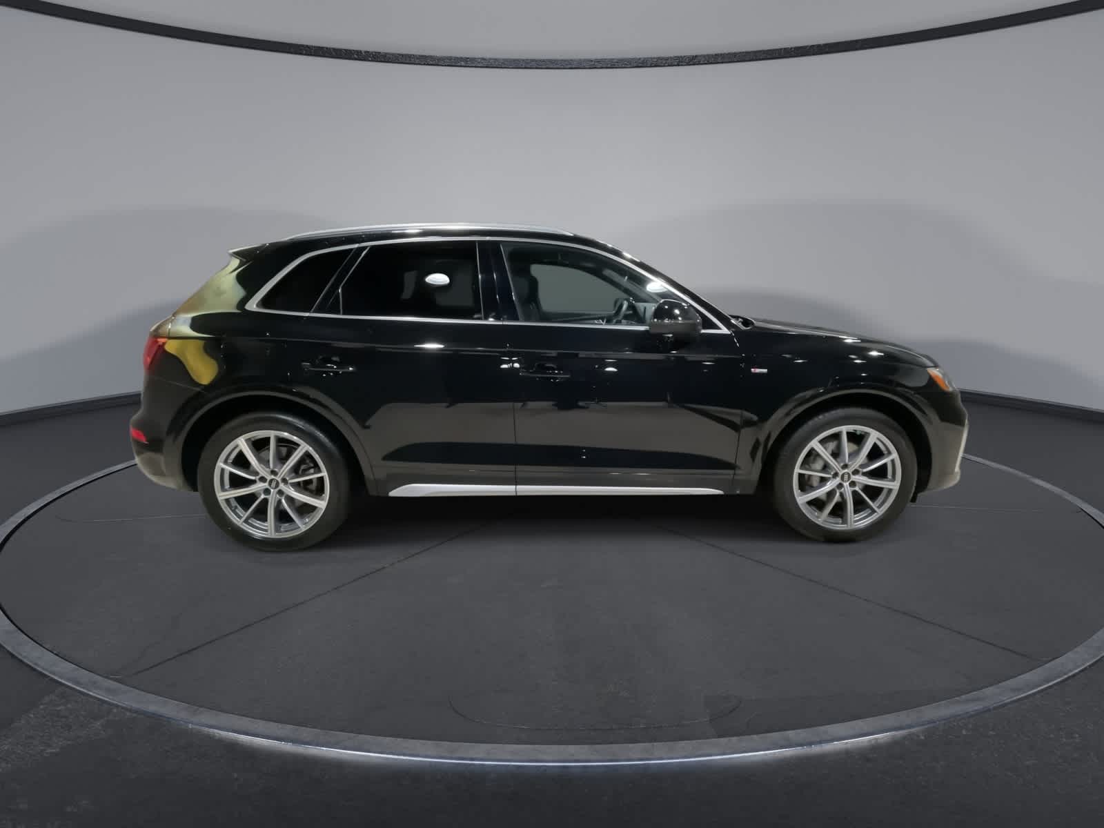 Thumbnail: 2021 Audi Q5 - 12