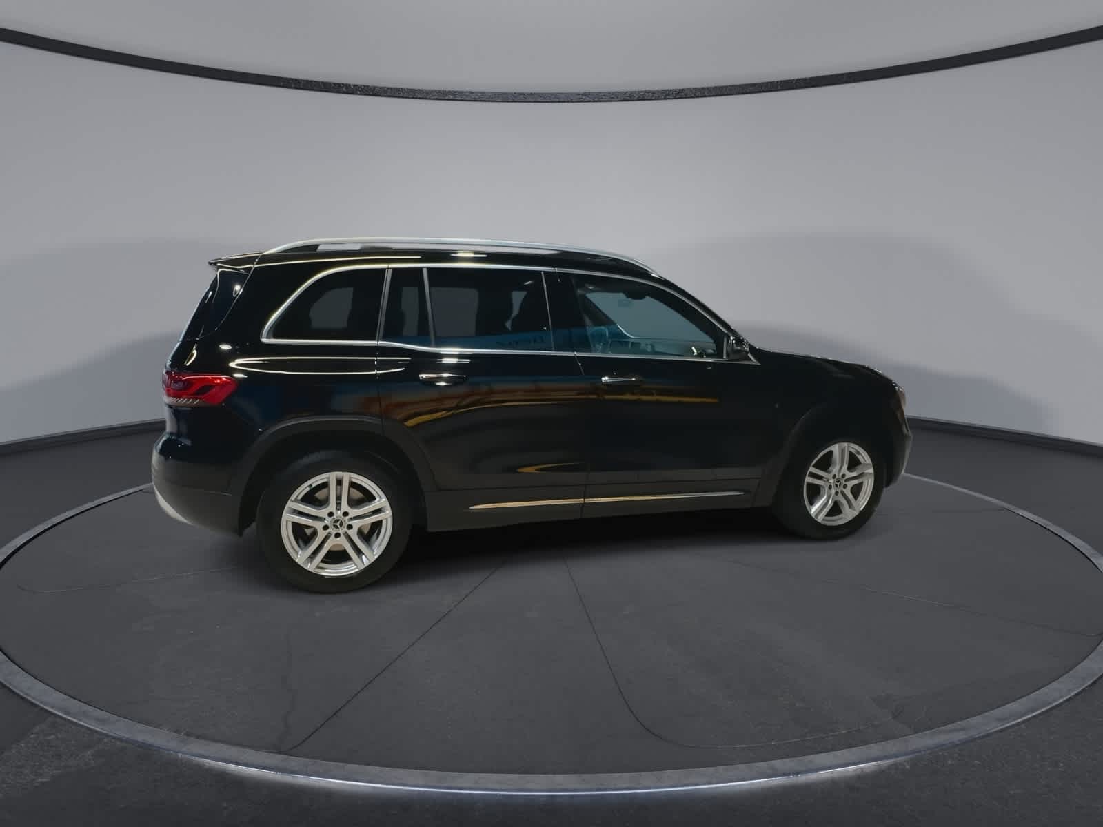 Thumbnail: 2021 Mercedes-Benz GLB - 12