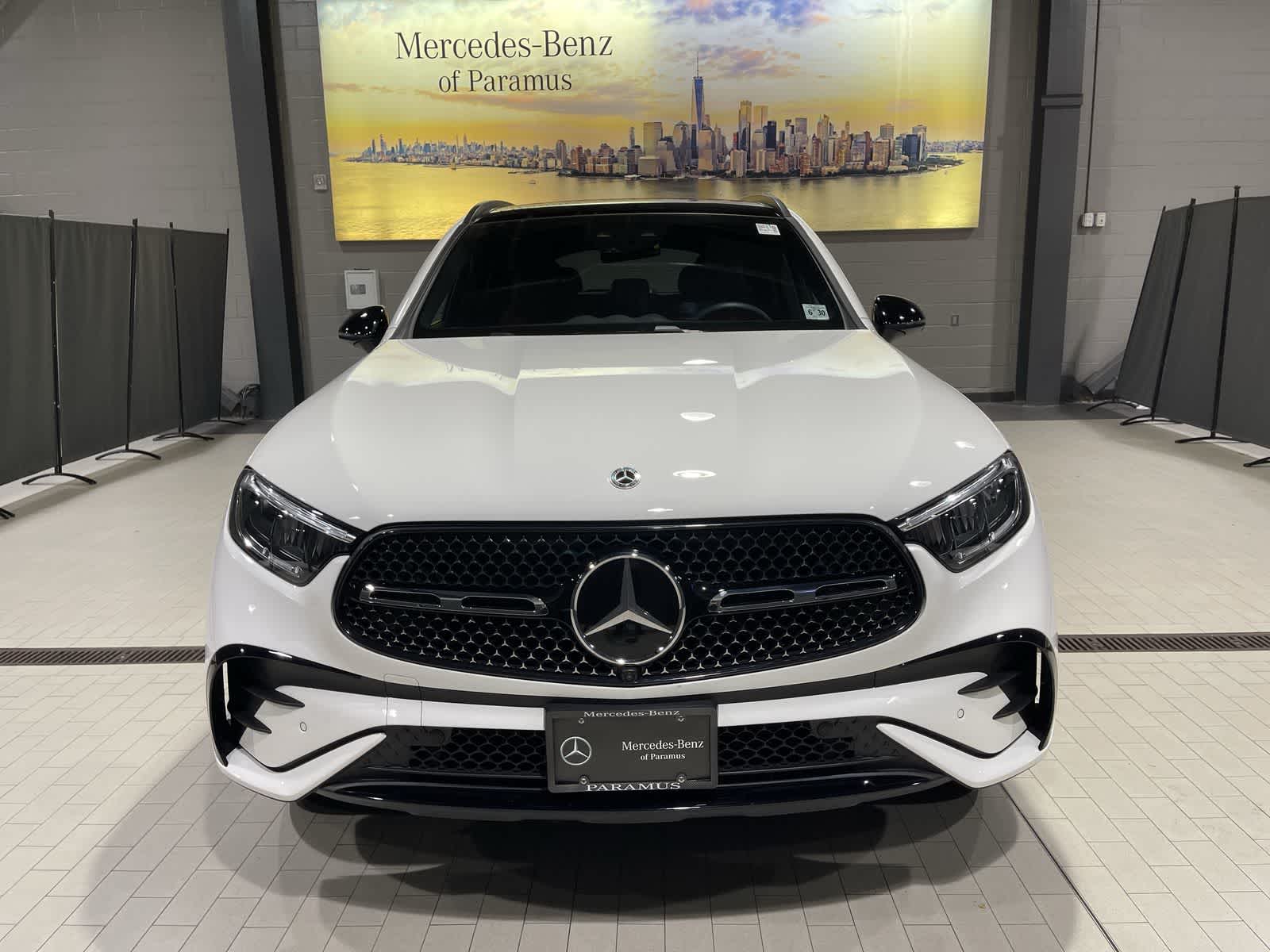 Thumbnail: 2025 Mercedes-Benz GLC - 18