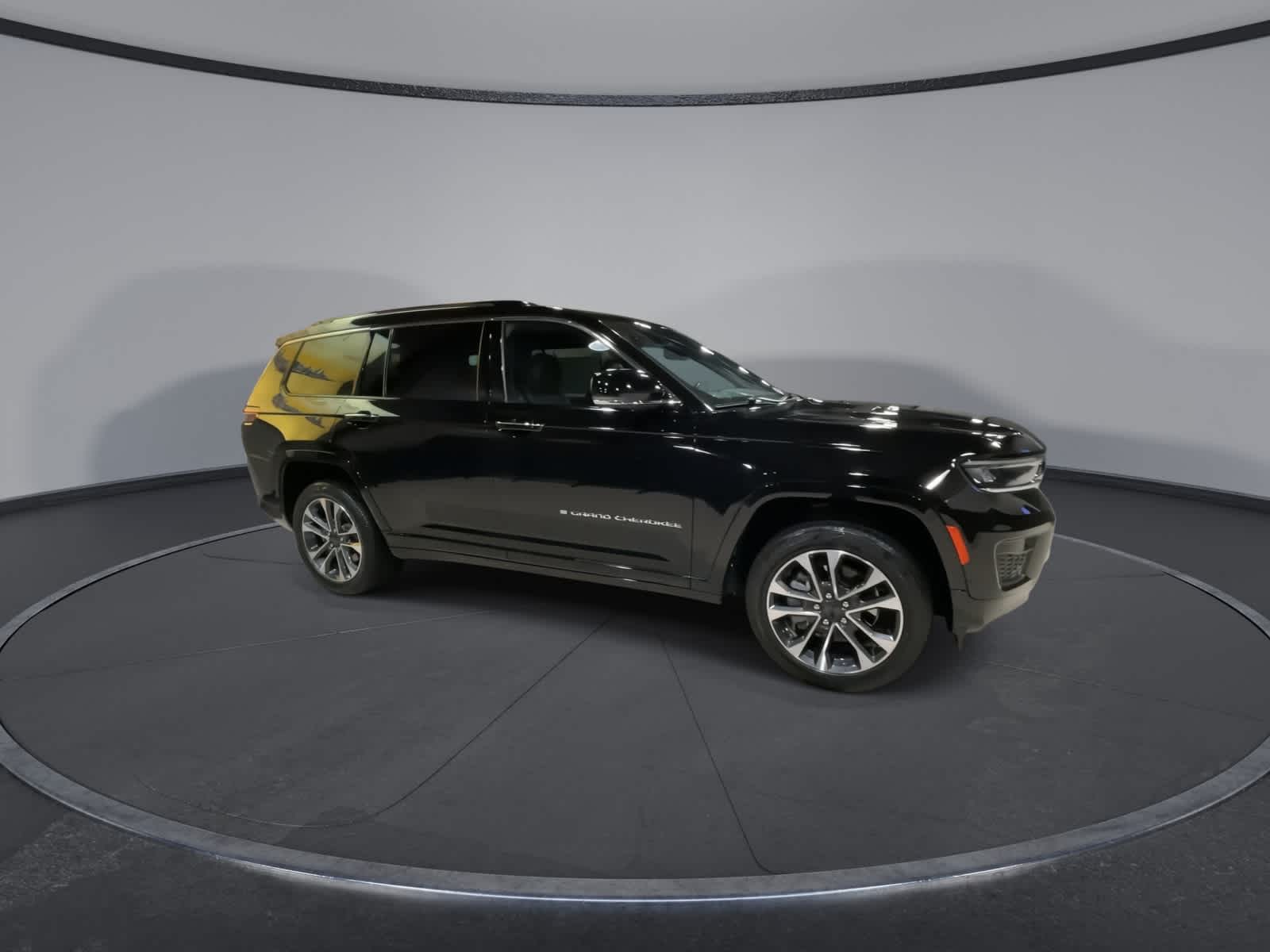 Thumbnail: 2021 Jeep Grand Cherokee L - 2
