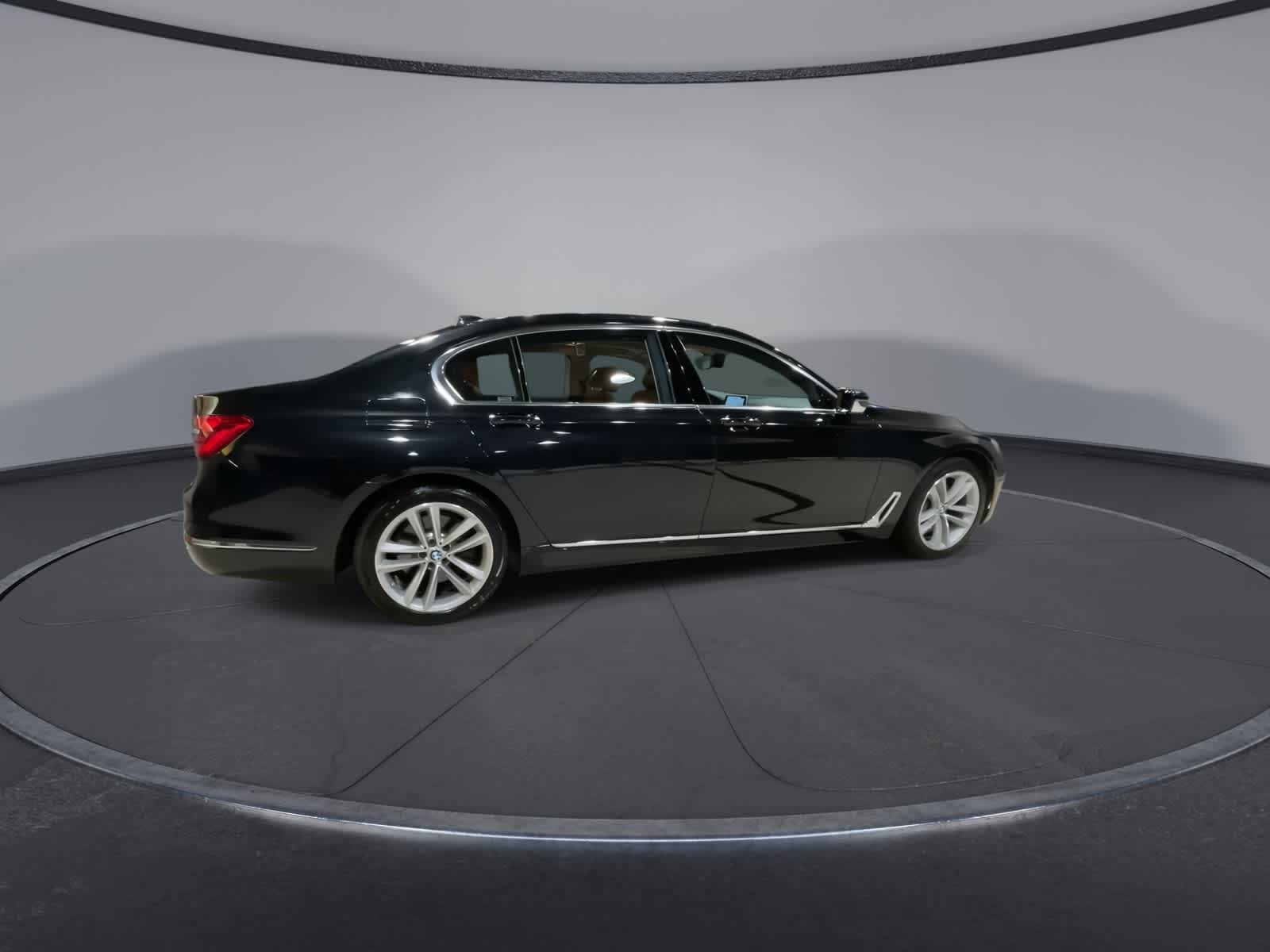 Thumbnail: 2016 BMW 7 Series - 12