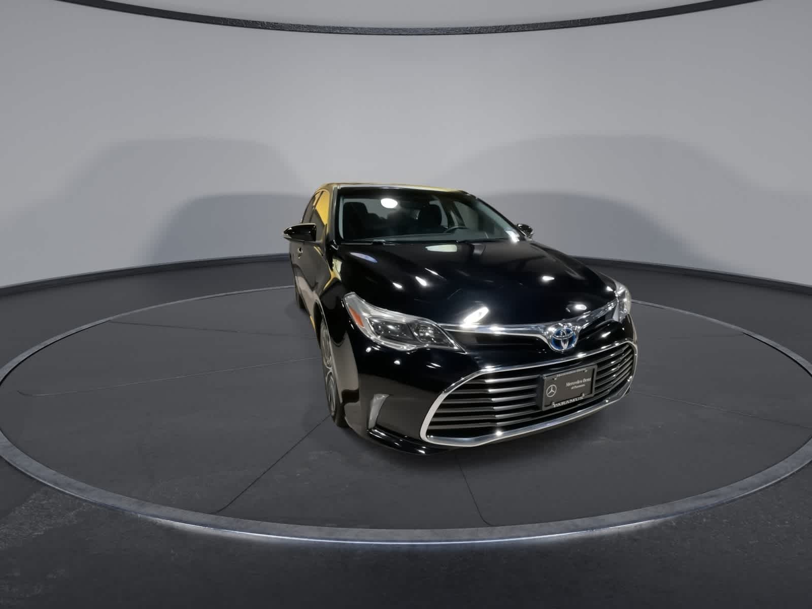 2016 Toyota Avalon Hybrid XLE Plus photo 3
