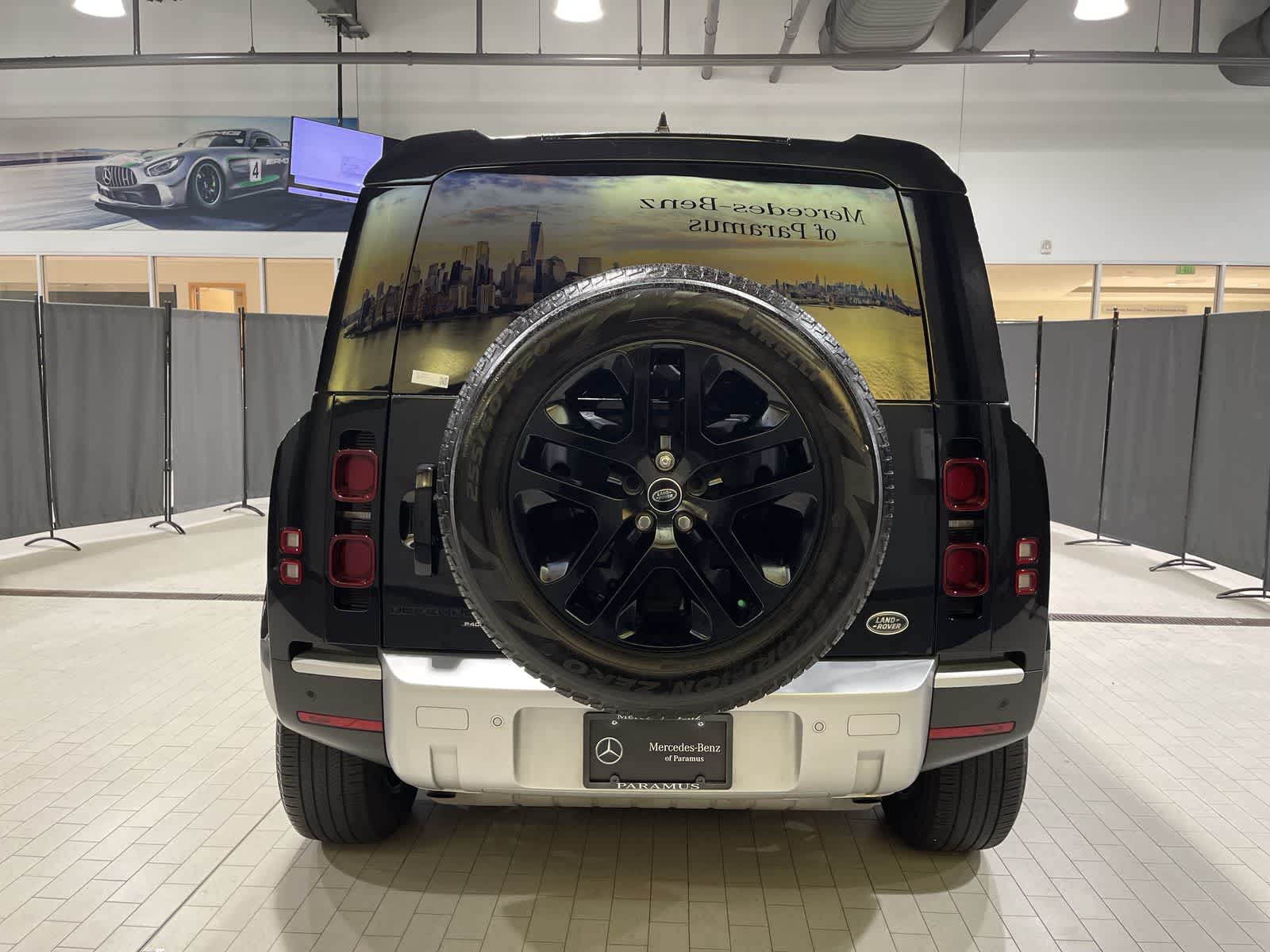 Thumbnail: 2023 Land Rover Defender - 17
