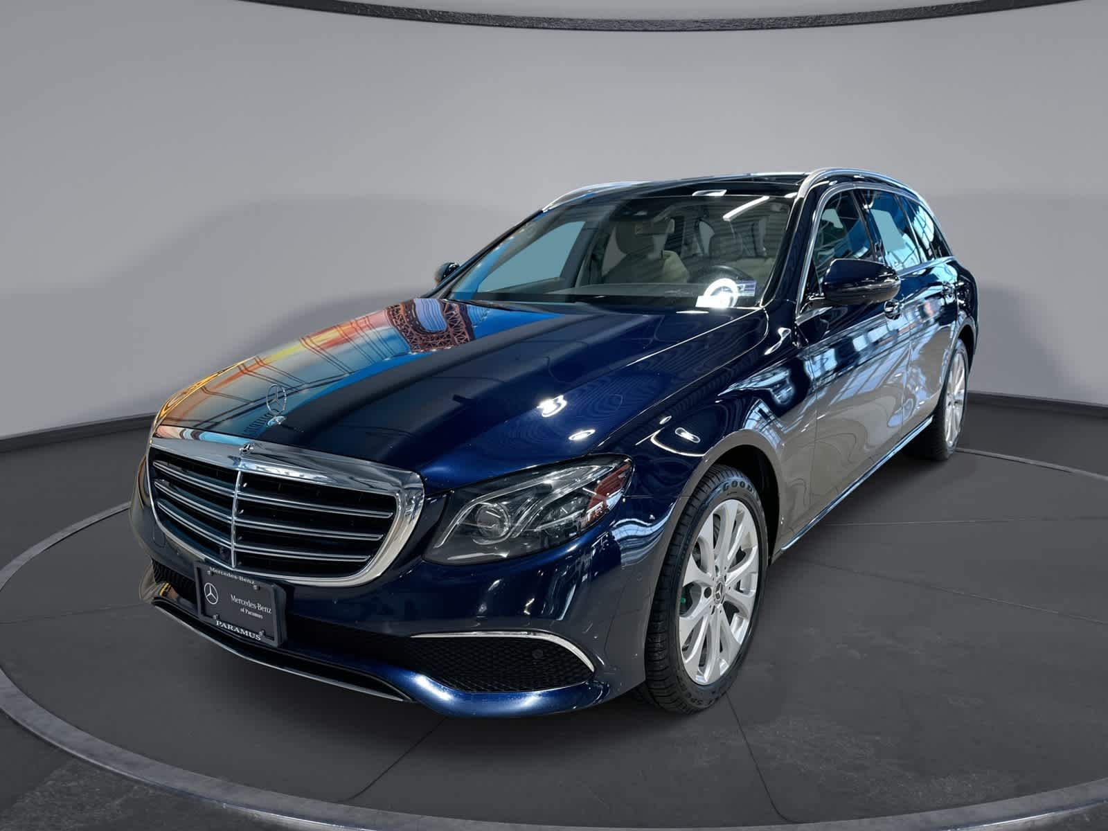 Thumbnail: 2019 Mercedes-Benz E-Class - 1