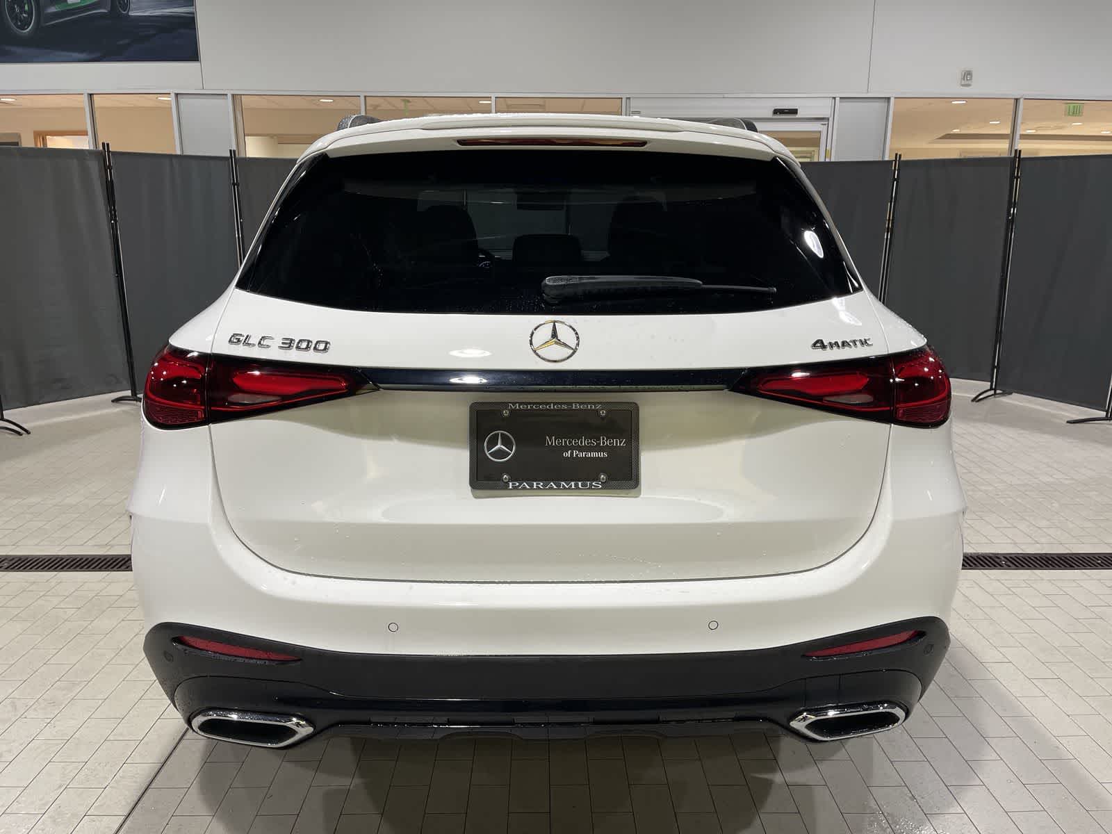 Thumbnail: 2025 Mercedes-Benz GLC - 17