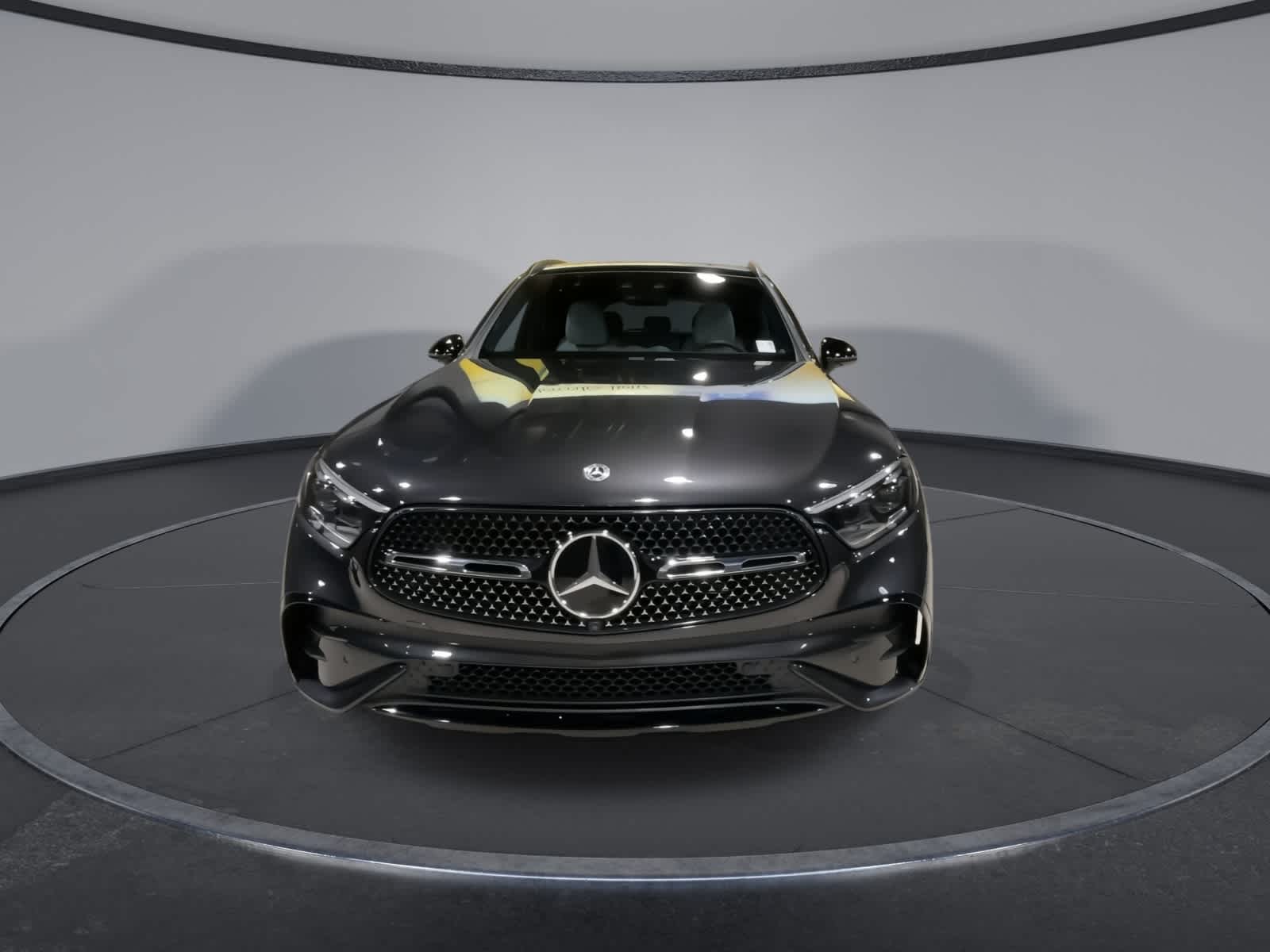 2024 Mercedes Benz GLC 300 photo 4