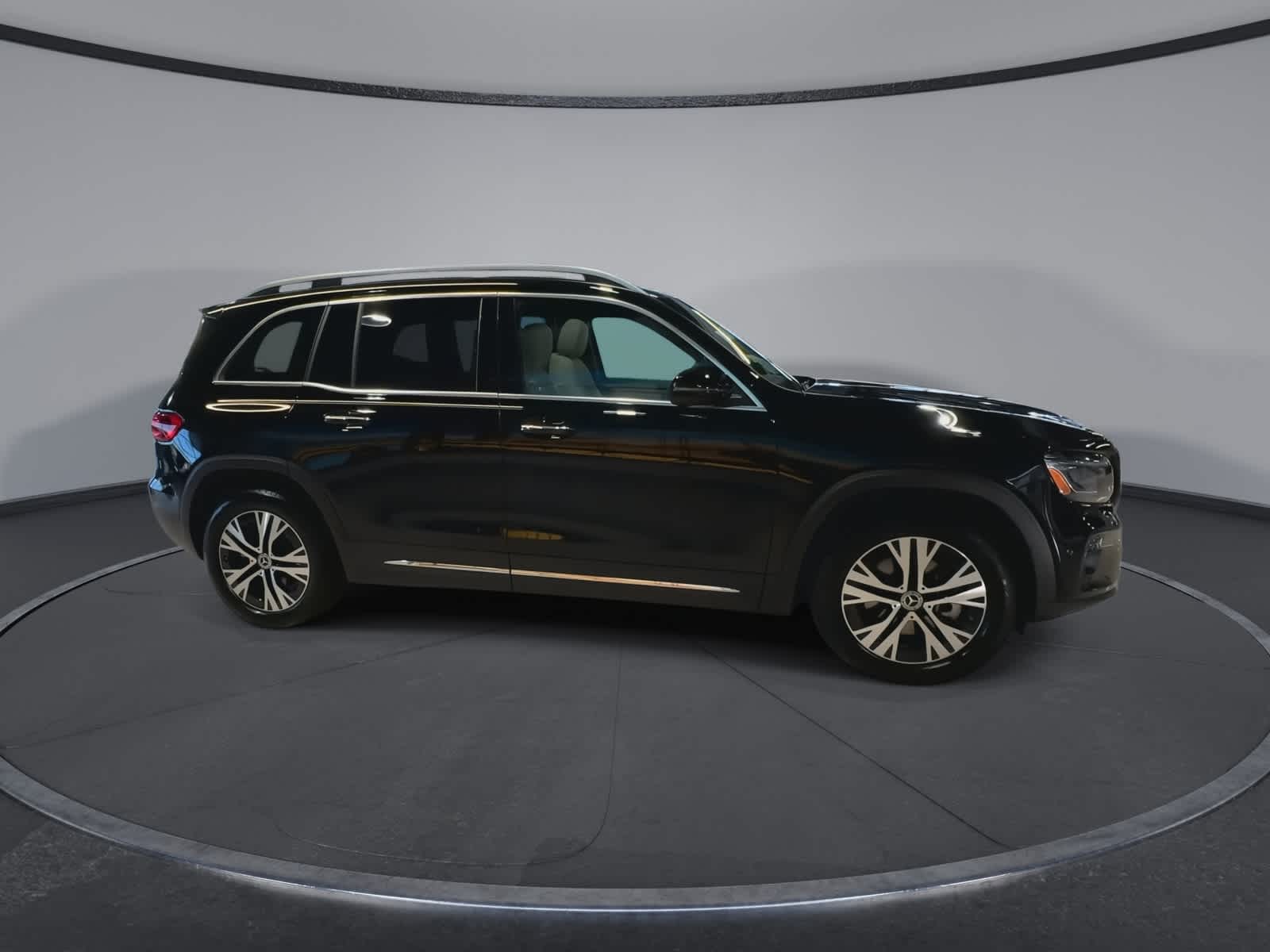 Thumbnail: 2026 Mercedes-Benz GLB - 3