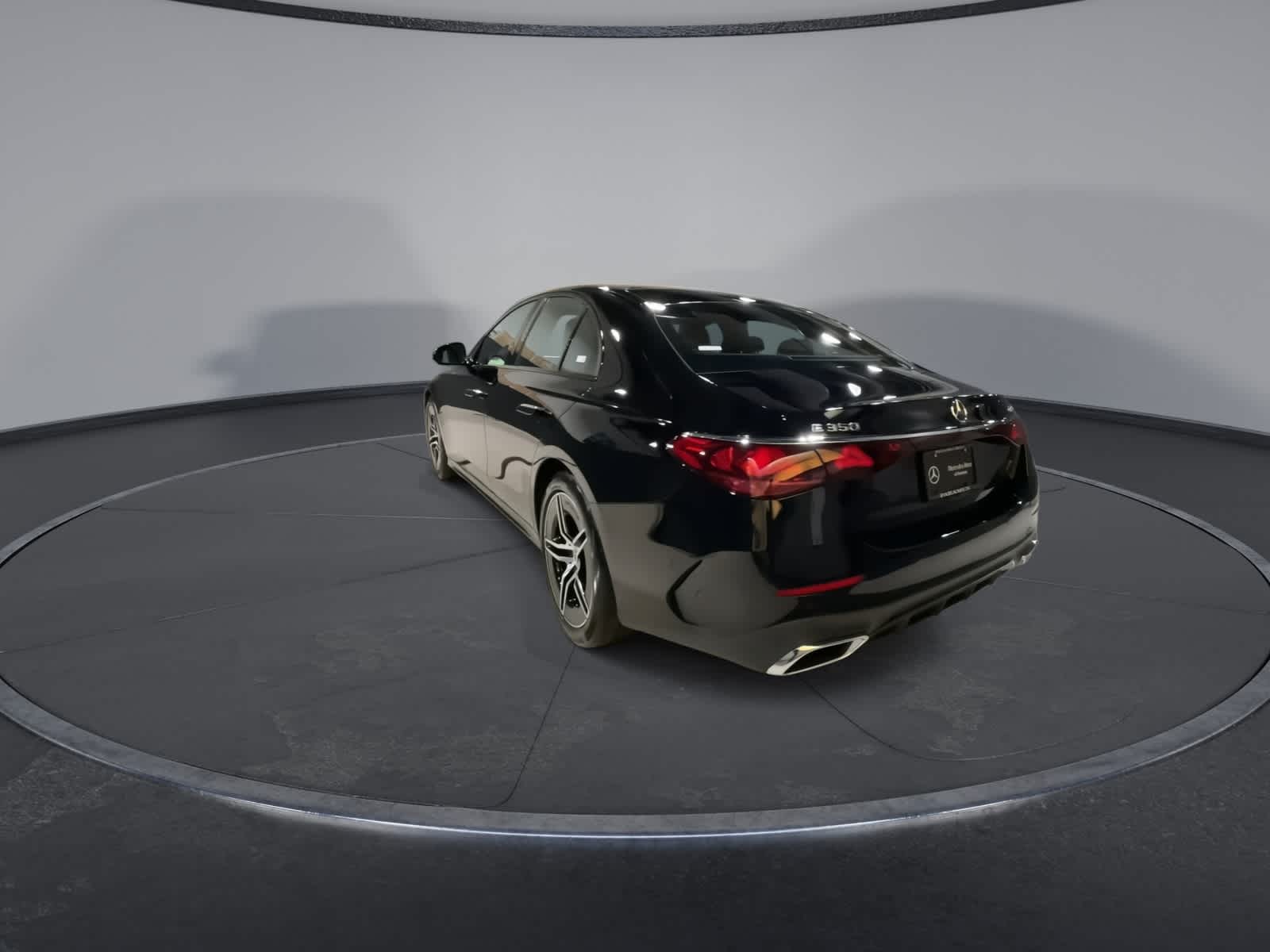 Thumbnail: 2025 Mercedes-Benz E-Class - 9