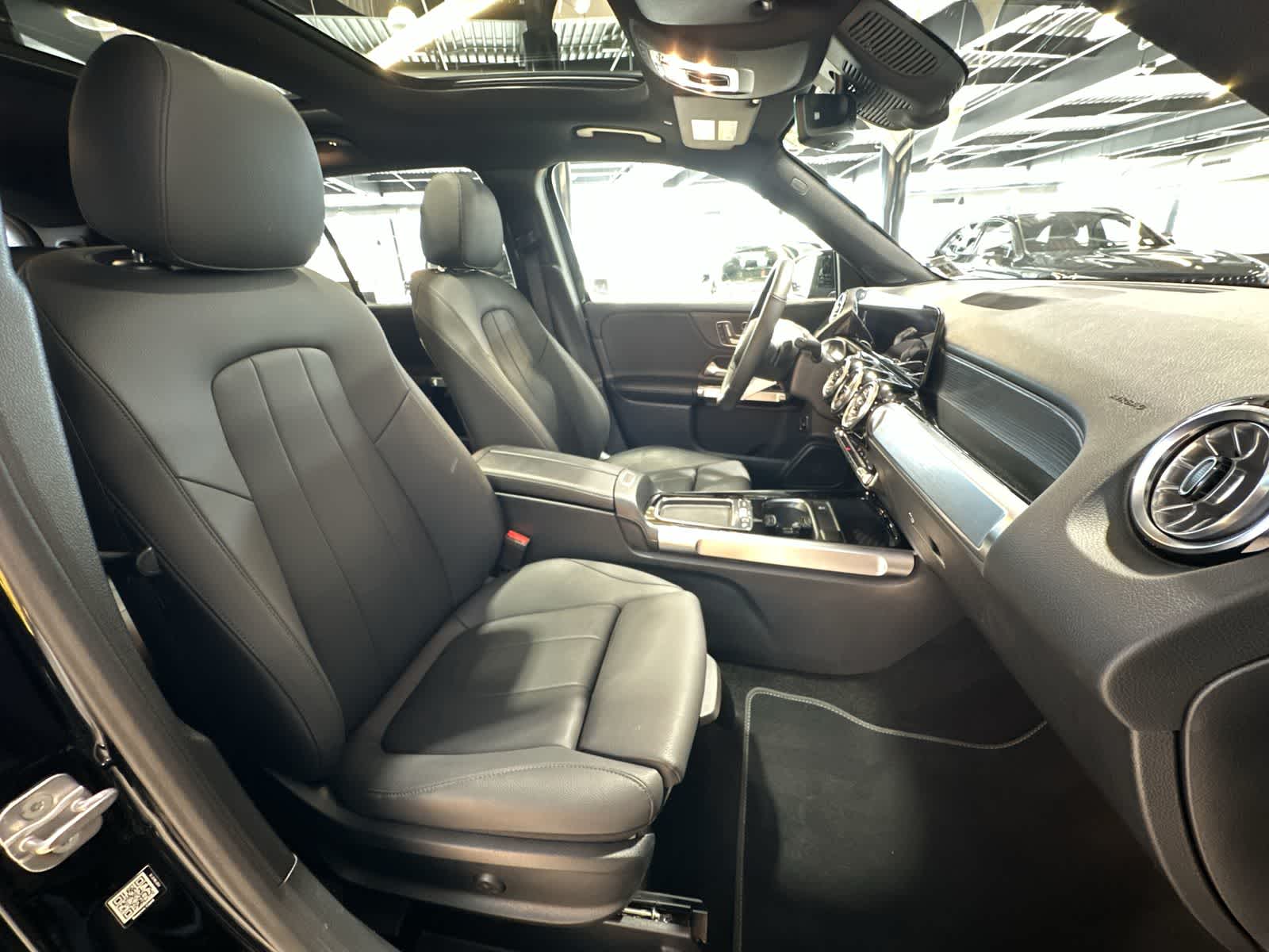 Thumbnail: 2025 Mercedes-Benz GLB - 14