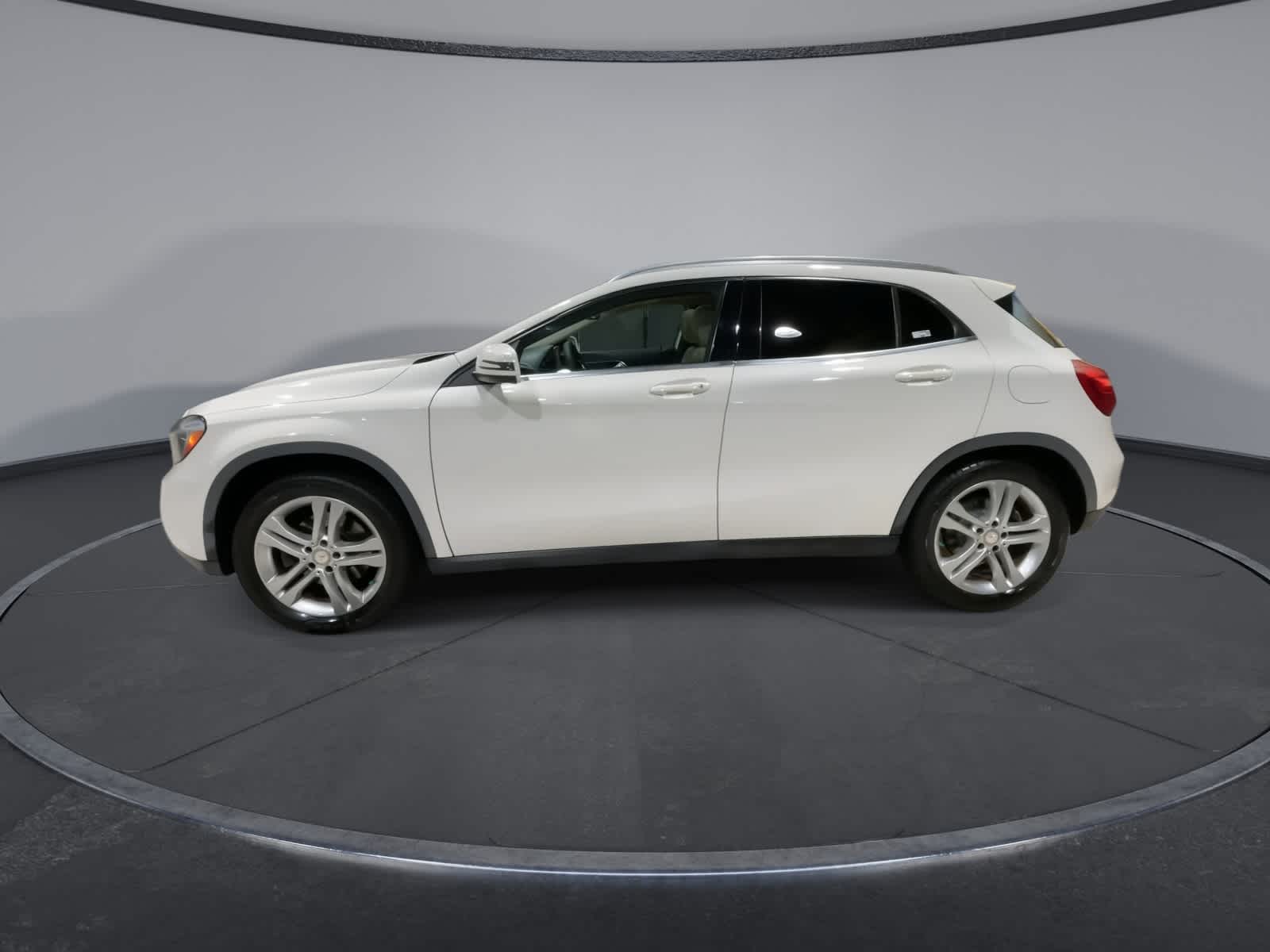 Thumbnail: 2015 Mercedes-Benz GLA - 7