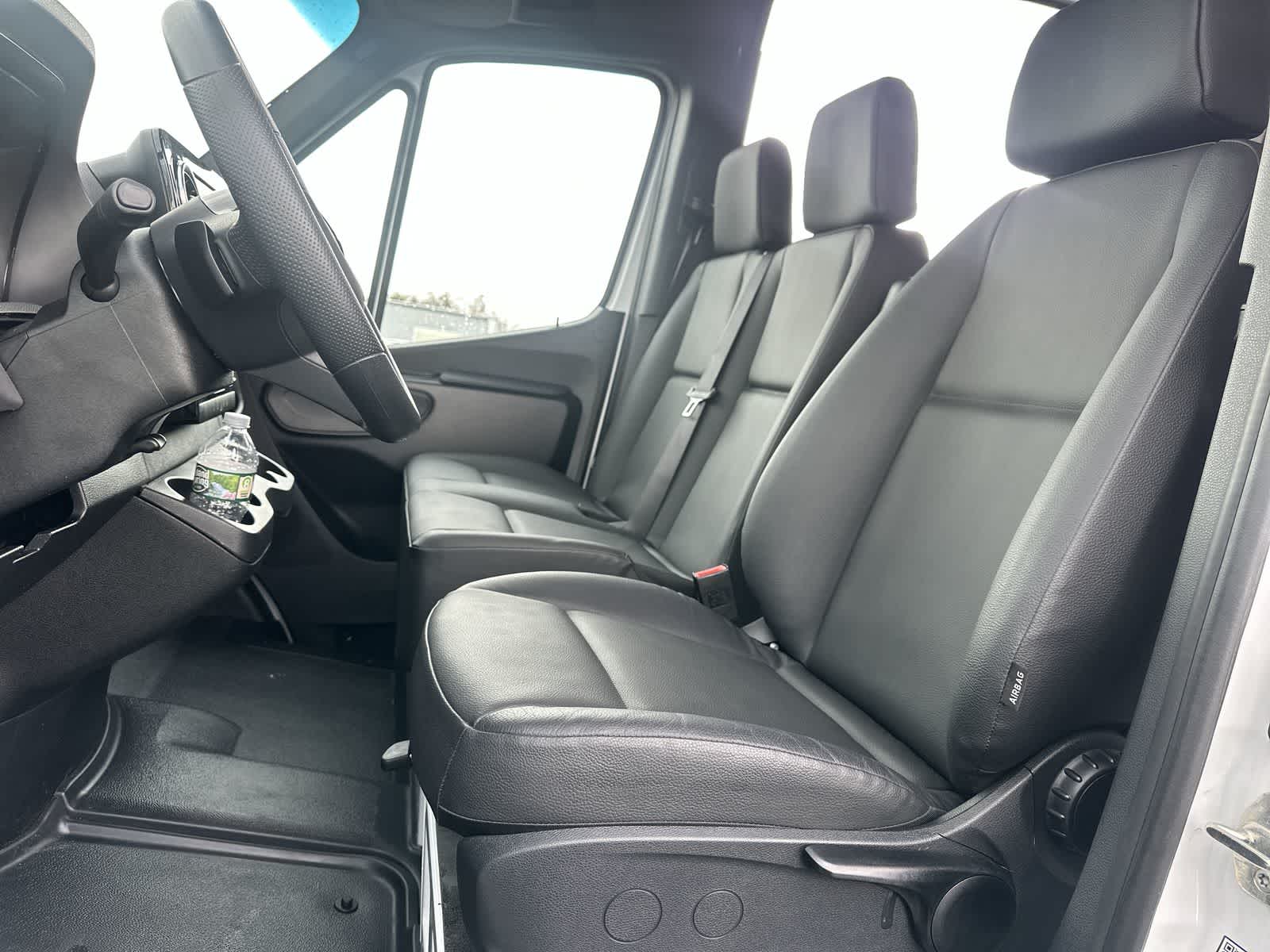 Thumbnail: 2025 Mercedes-Benz Sprinter - 23