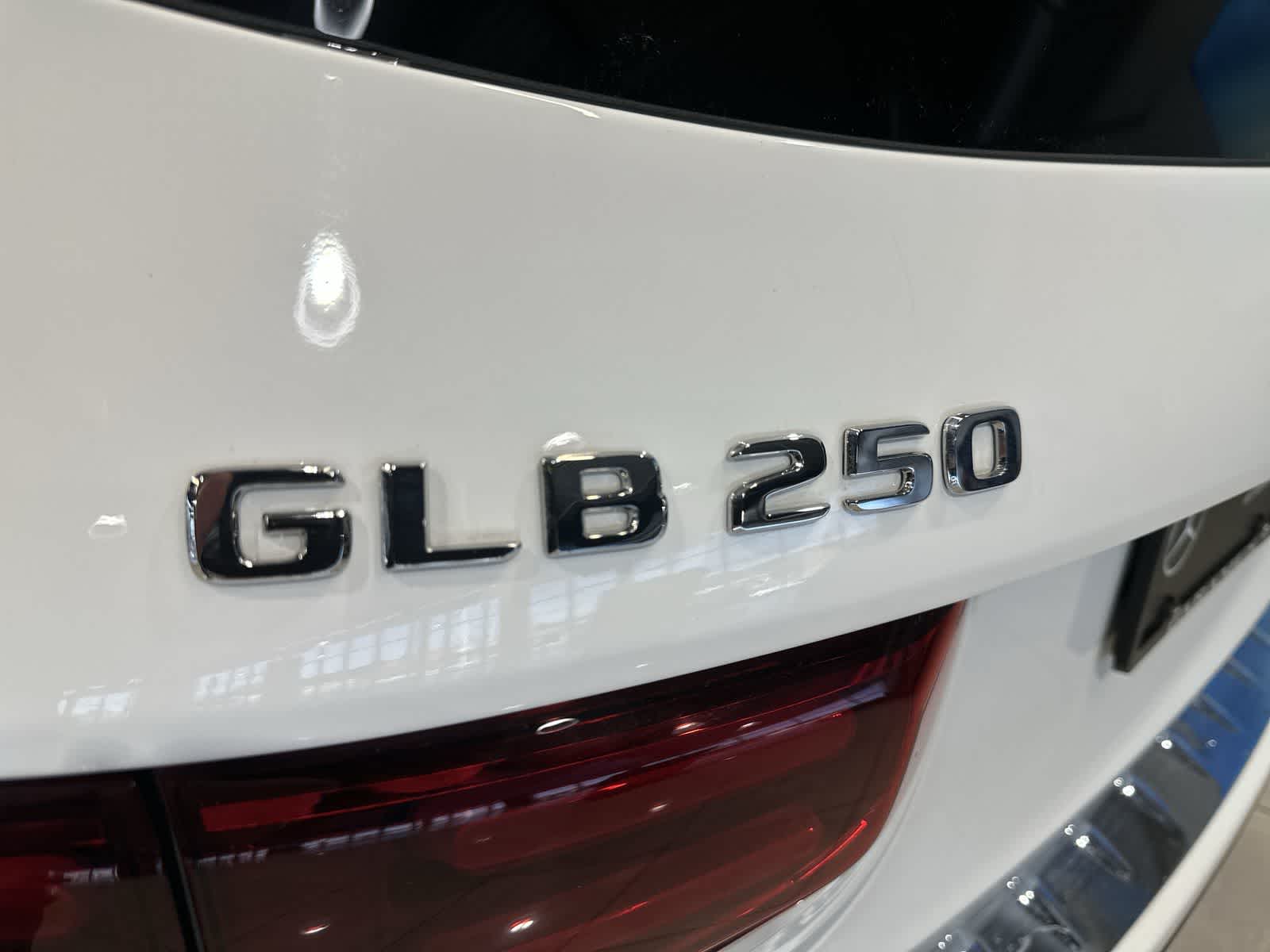 Thumbnail: 2025 Mercedes-Benz GLB - 19