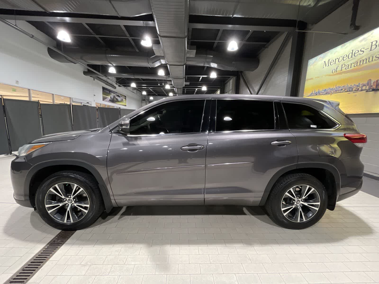 Thumbnail: 2017 Toyota Highlander - 15