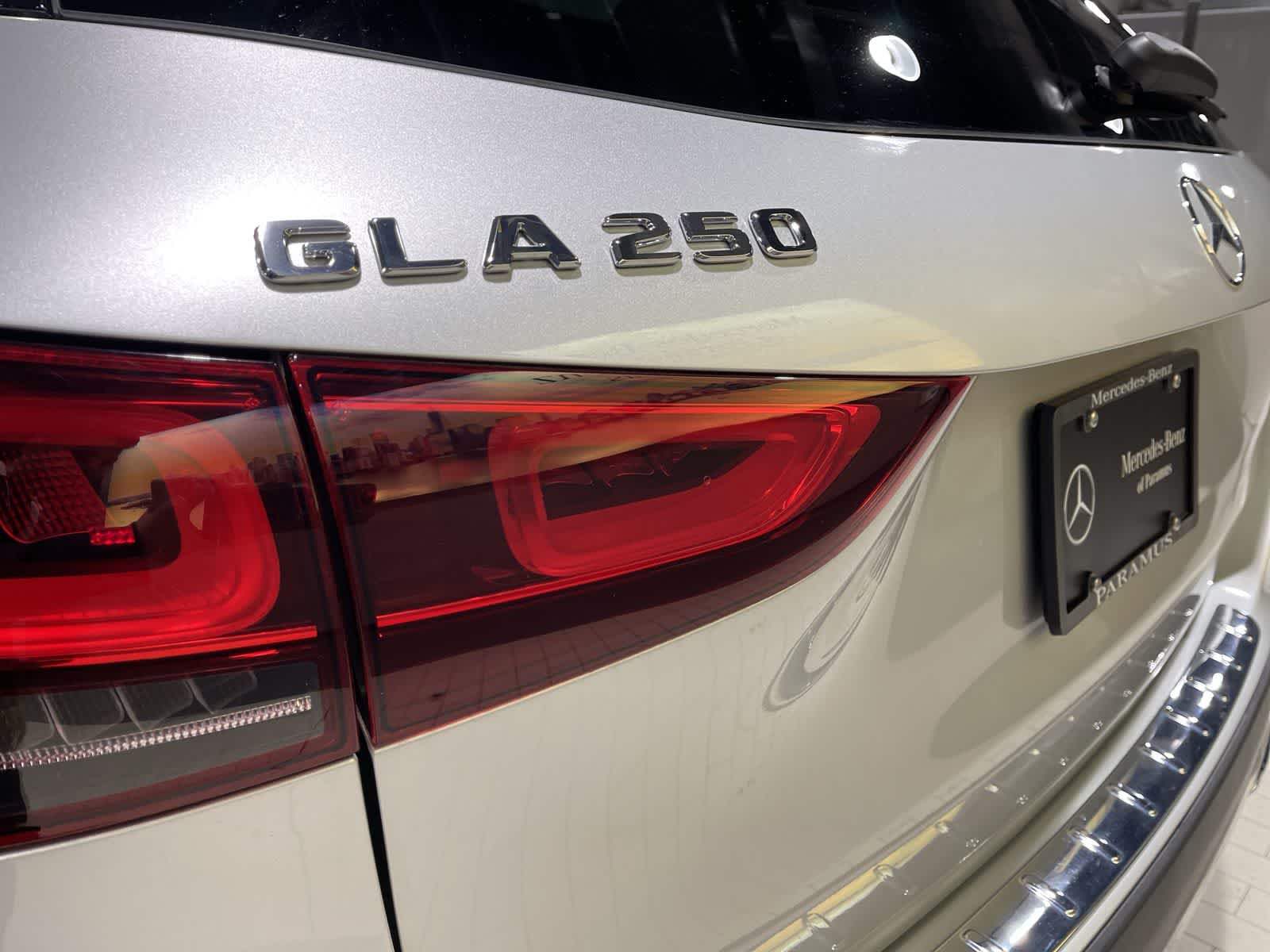 Thumbnail: 2023 Mercedes-Benz GLA - 19