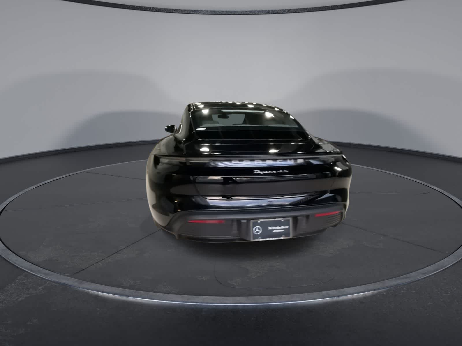 Thumbnail: 2021 Porsche Taycan - 10