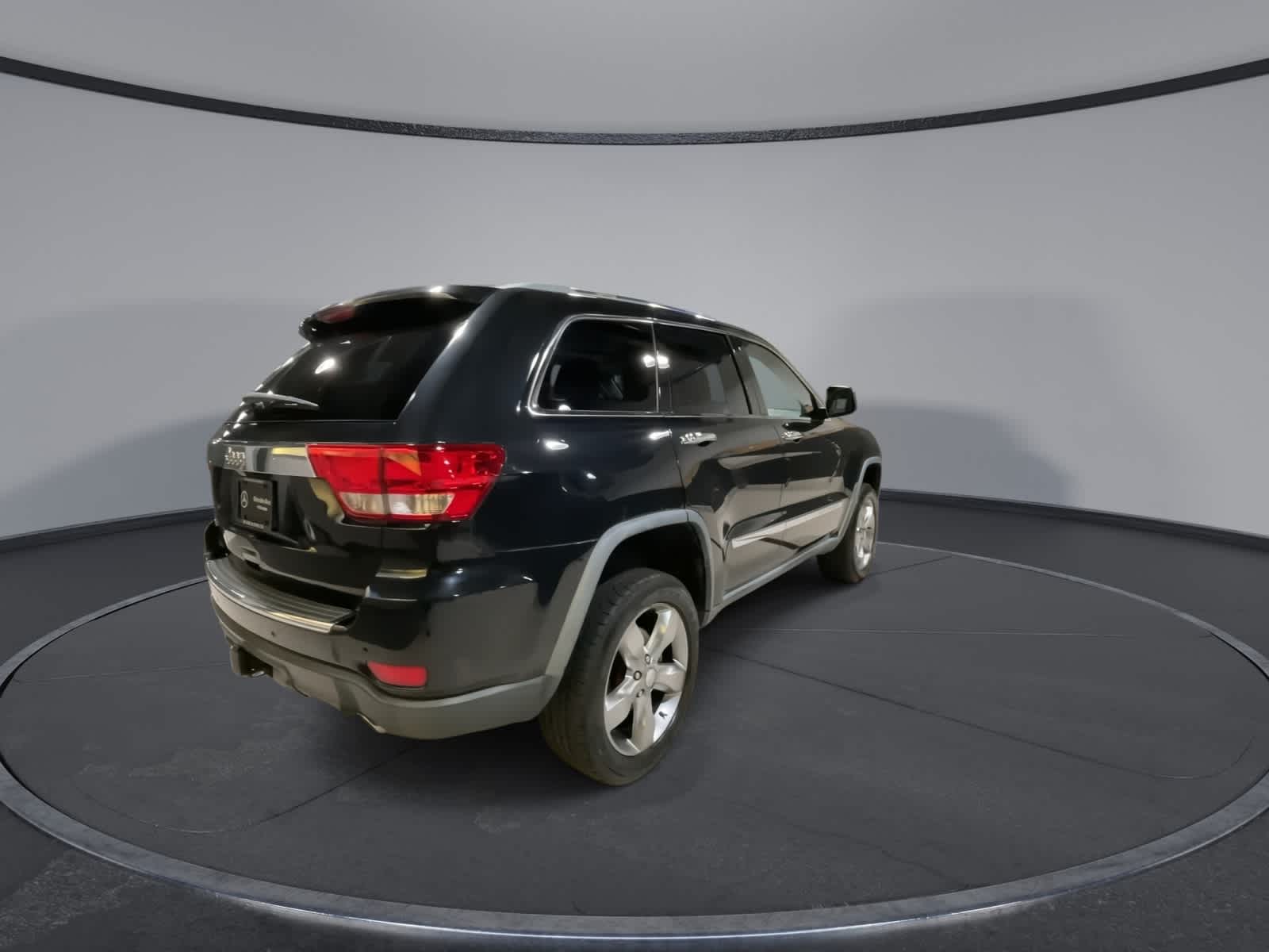 Thumbnail: 2011 Jeep Grand Cherokee - 11