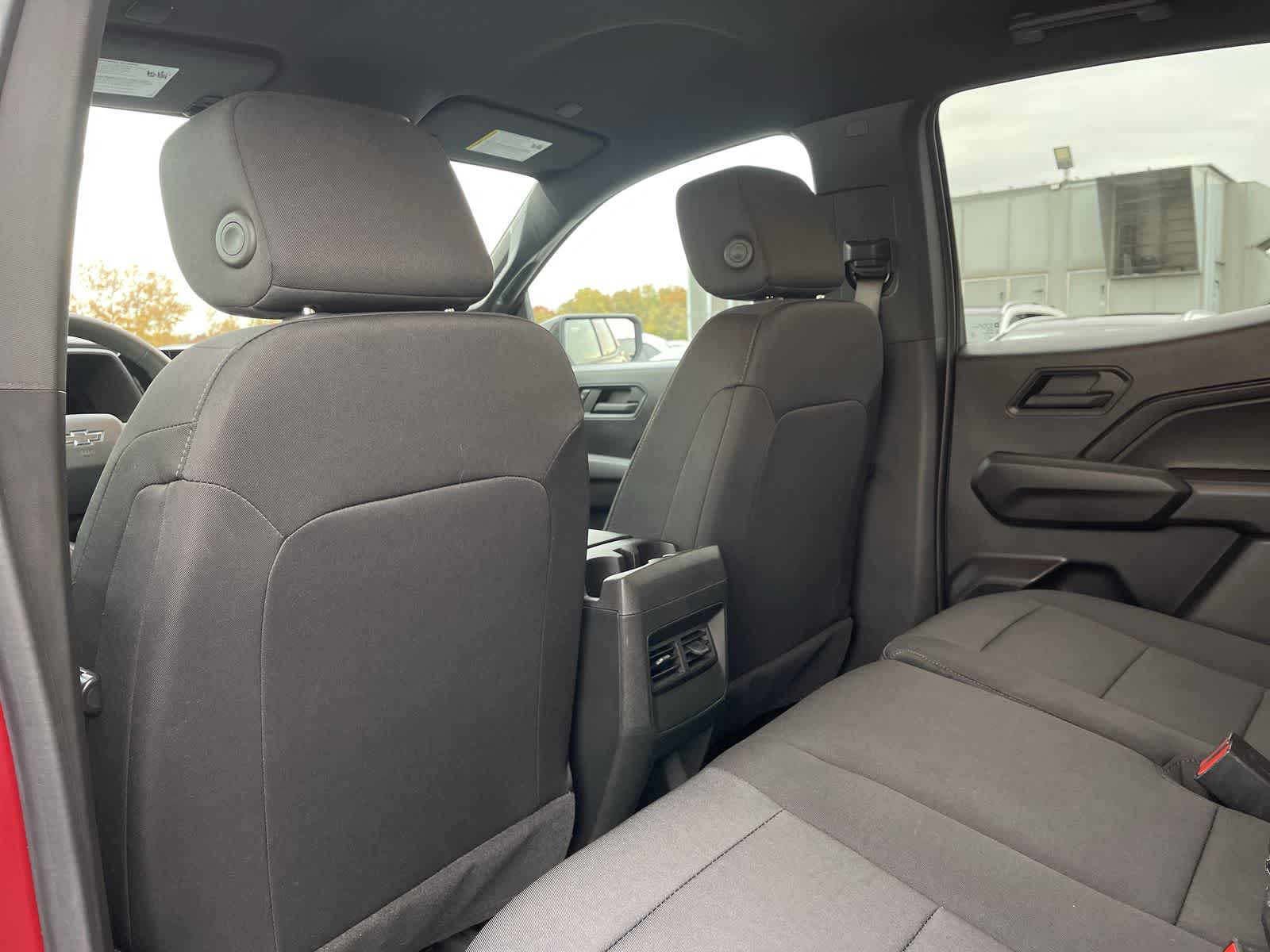 Thumbnail: 2023 Chevrolet Colorado - 24