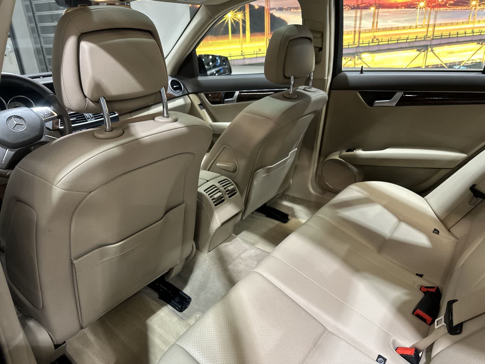 Thumbnail: 2014 Mercedes-Benz C-Class - 24