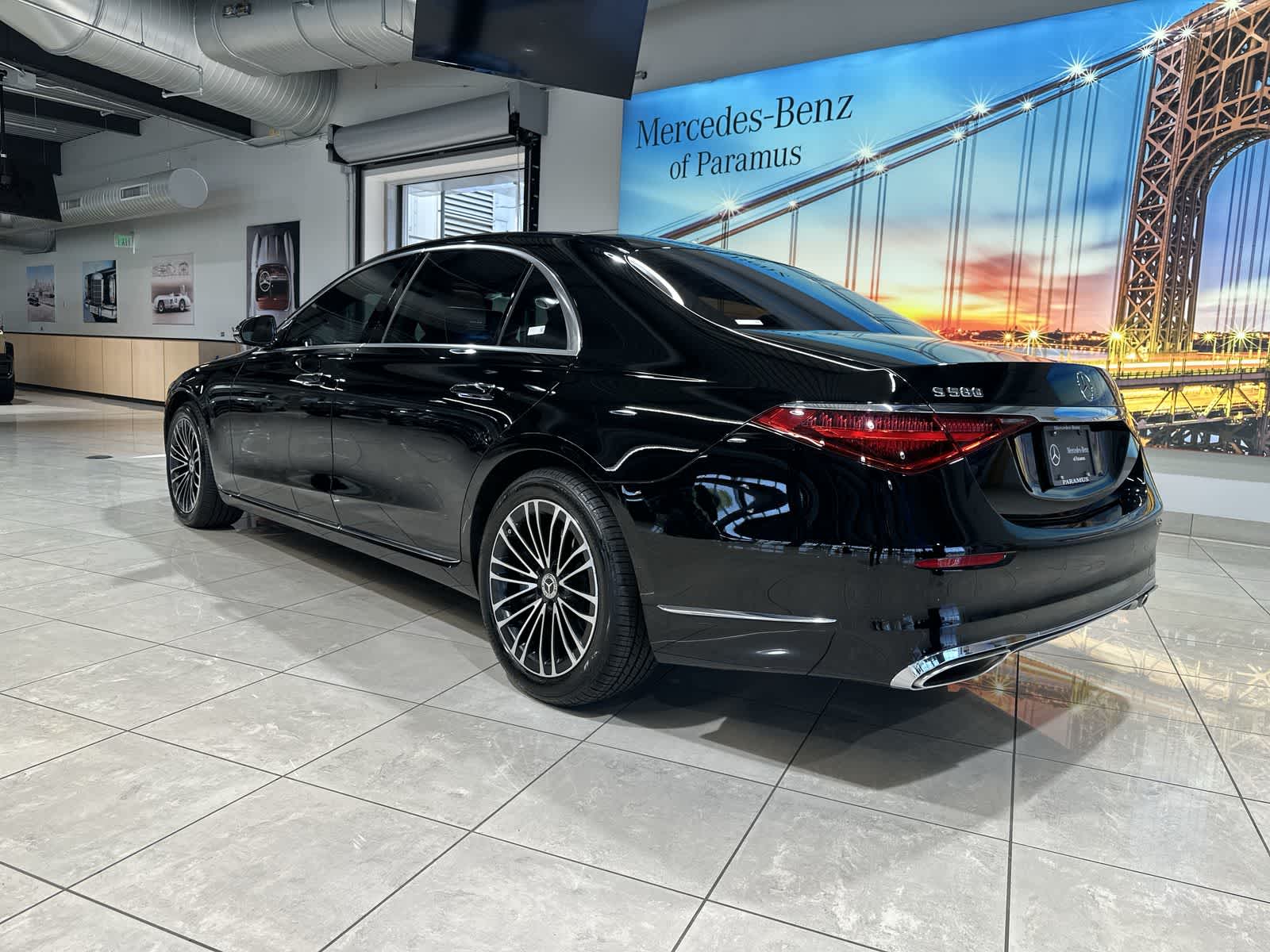 Thumbnail: 2024 Mercedes-Benz S-Class - 16
