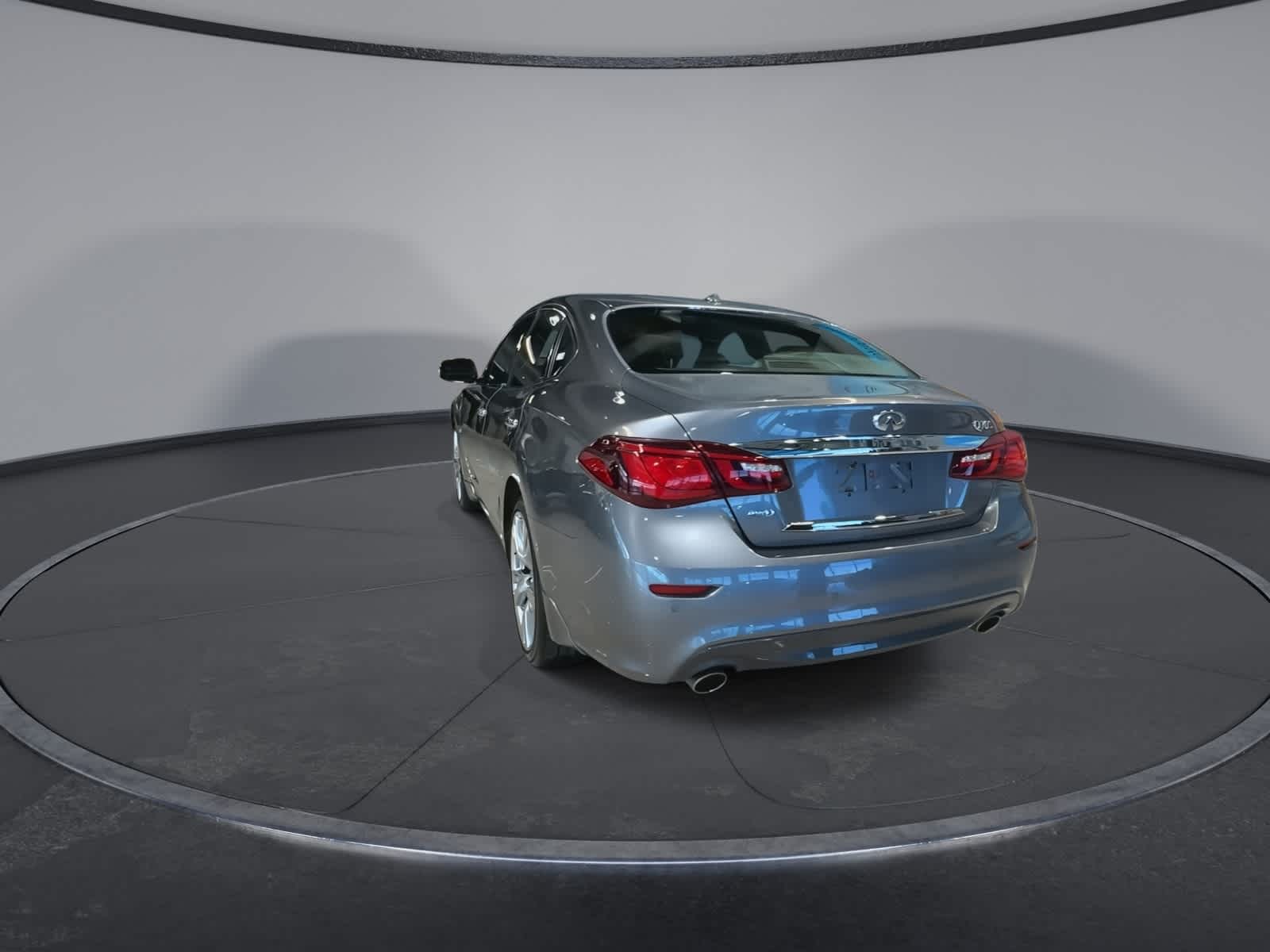 Thumbnail: 2017 INFINITI Q70 - 9