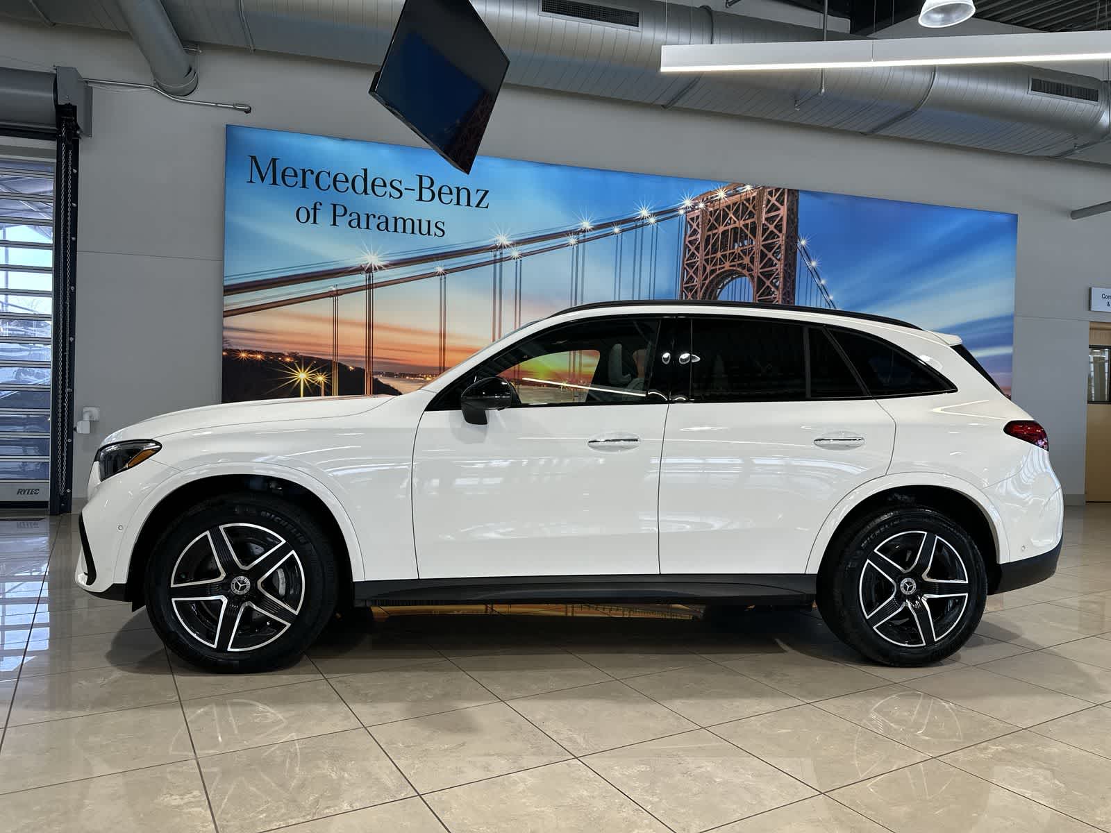 Thumbnail: 2025 Mercedes-Benz GLC - 15