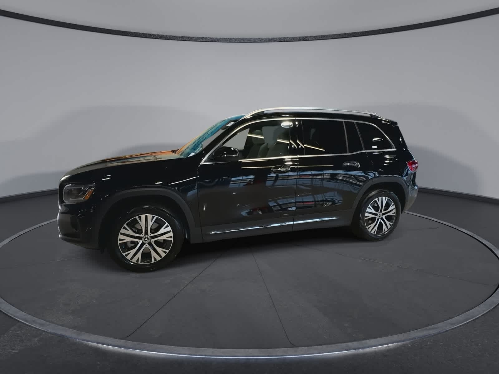 Thumbnail: 2026 Mercedes-Benz GLB - 8