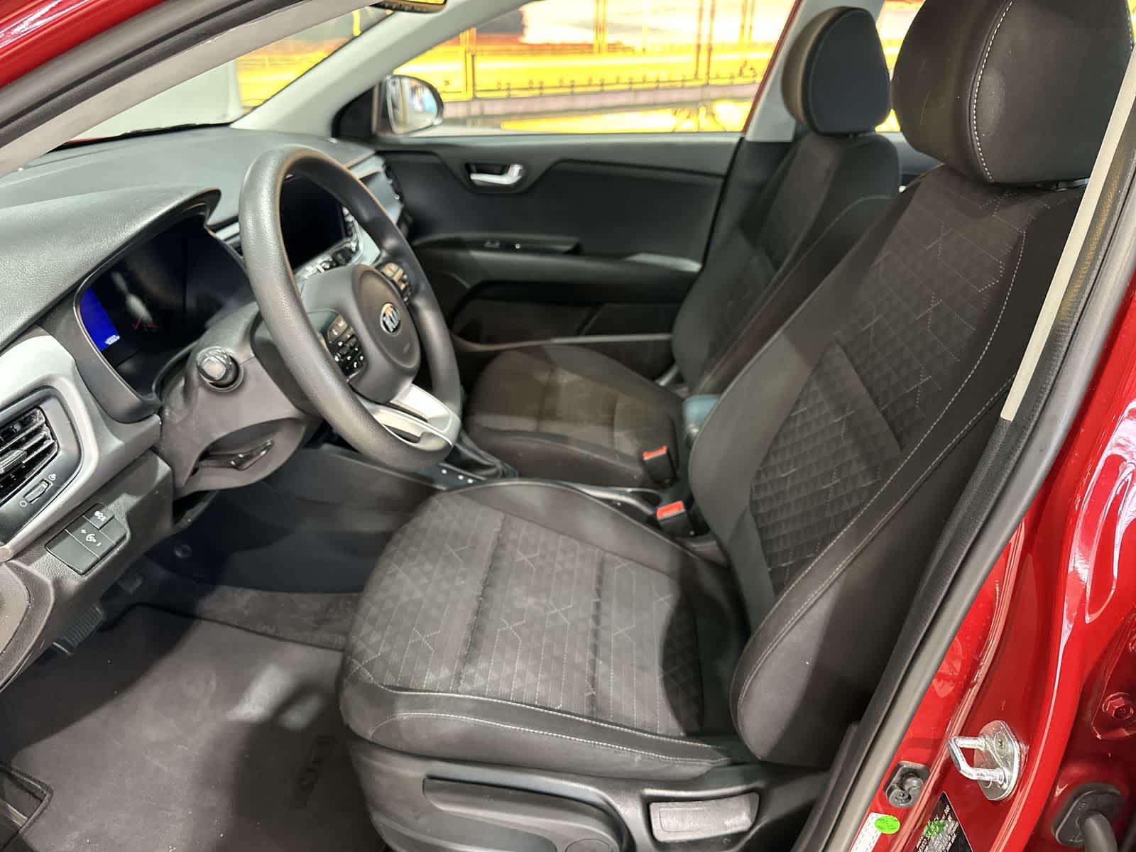 Thumbnail: 2022 Kia Rio - 14