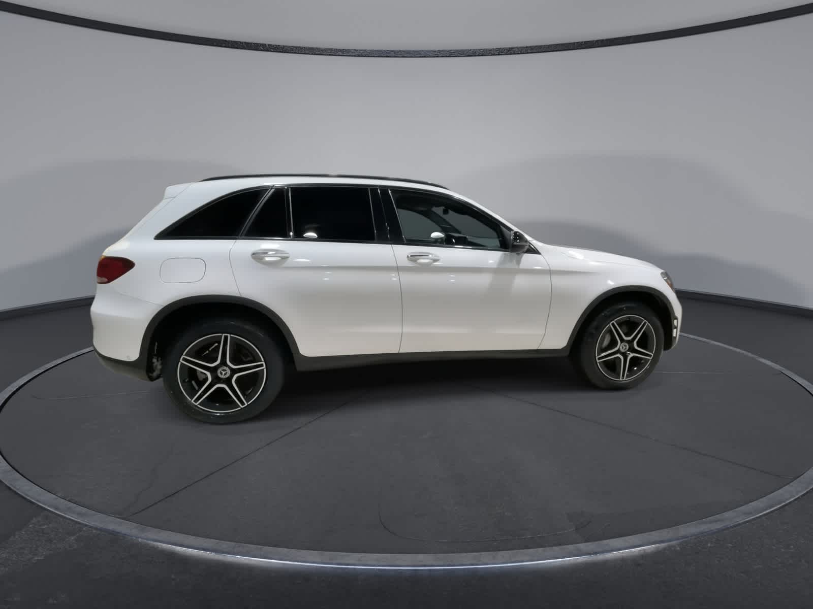 Thumbnail: 2022 Mercedes-Benz GLC - 13
