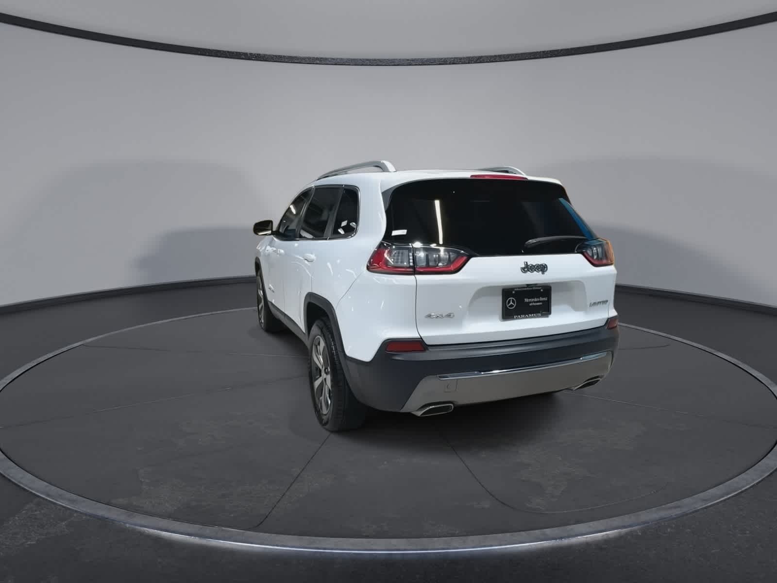 Thumbnail: 2019 Jeep Cherokee - 9