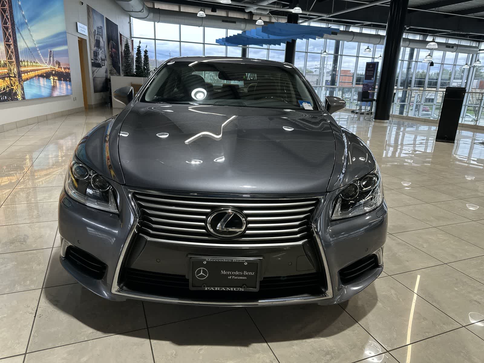 Thumbnail: 2016 Lexus LS - 18