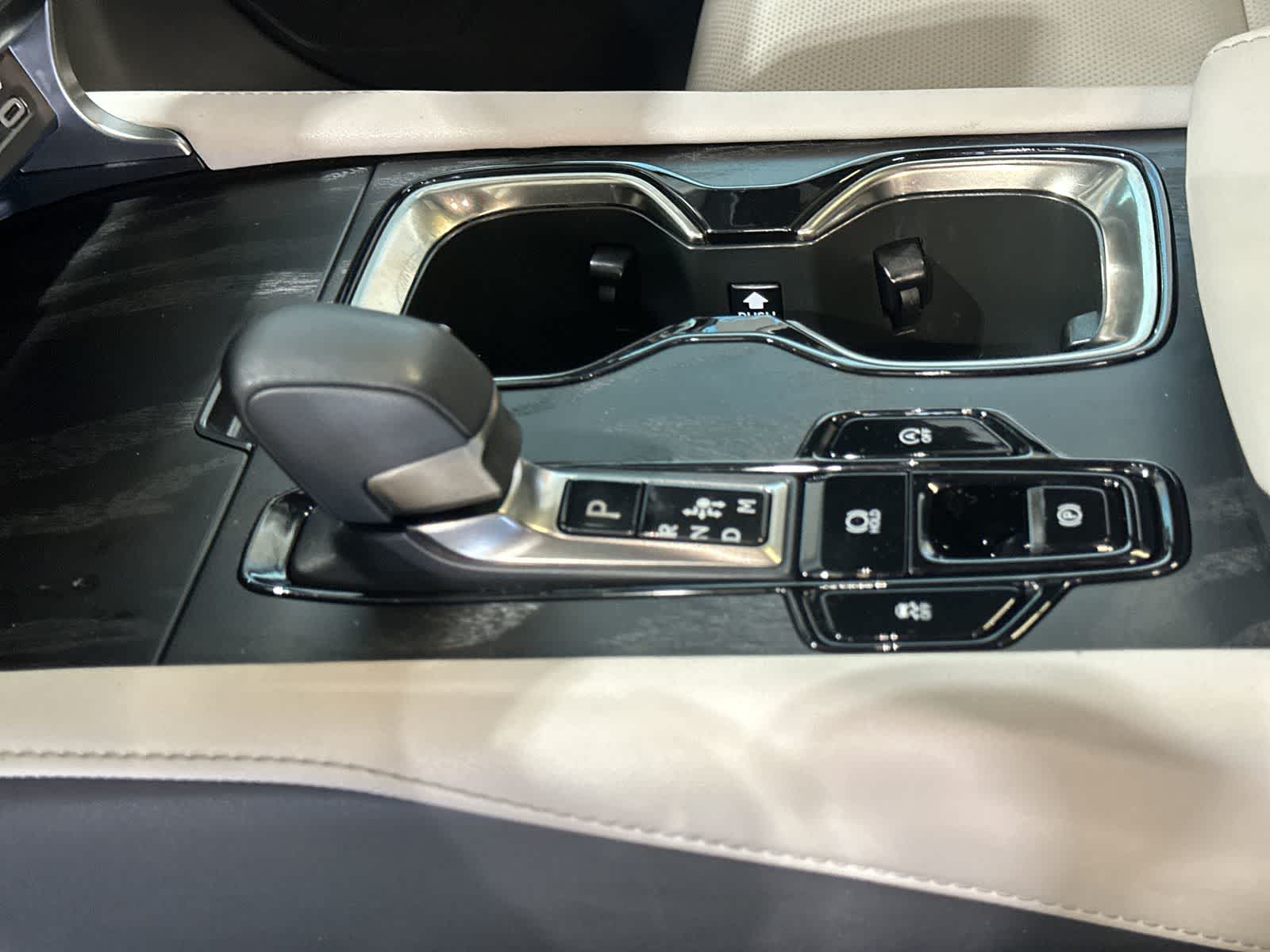 Thumbnail: 2023 Lexus RX - 29