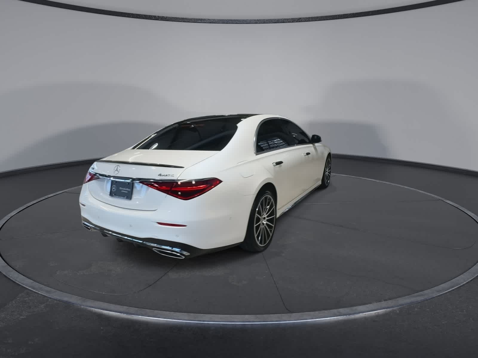 Thumbnail: 2023 Mercedes-Benz S-Class - 11