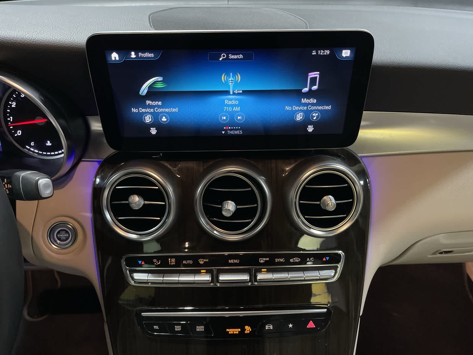 Thumbnail: 2022 Mercedes-Benz GLC - 28