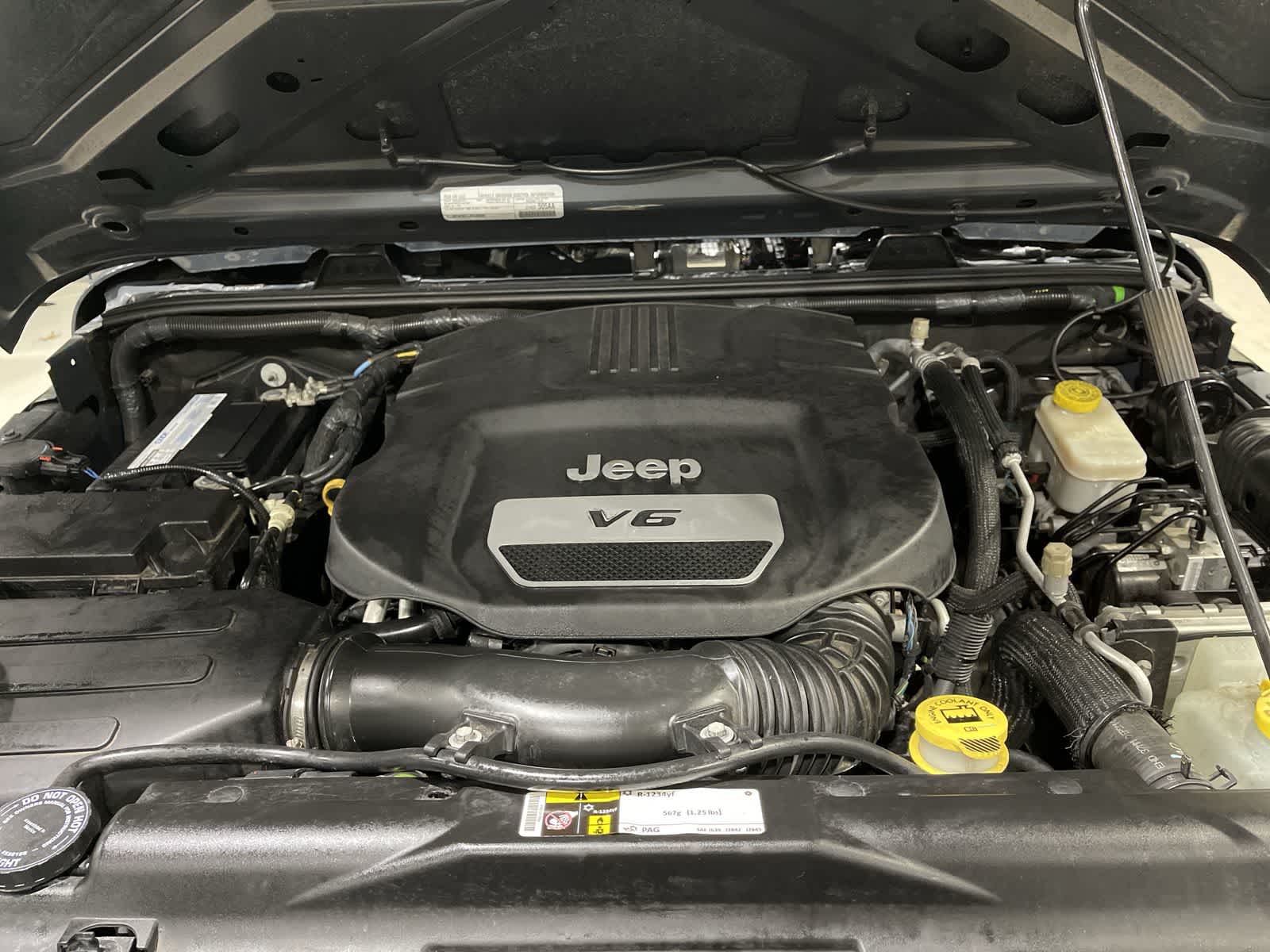 Thumbnail: 2016 Jeep Wrangler - 21