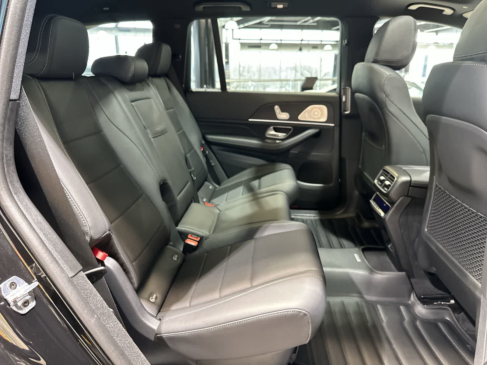 Thumbnail: 2025 Mercedes-Benz GLS - 25