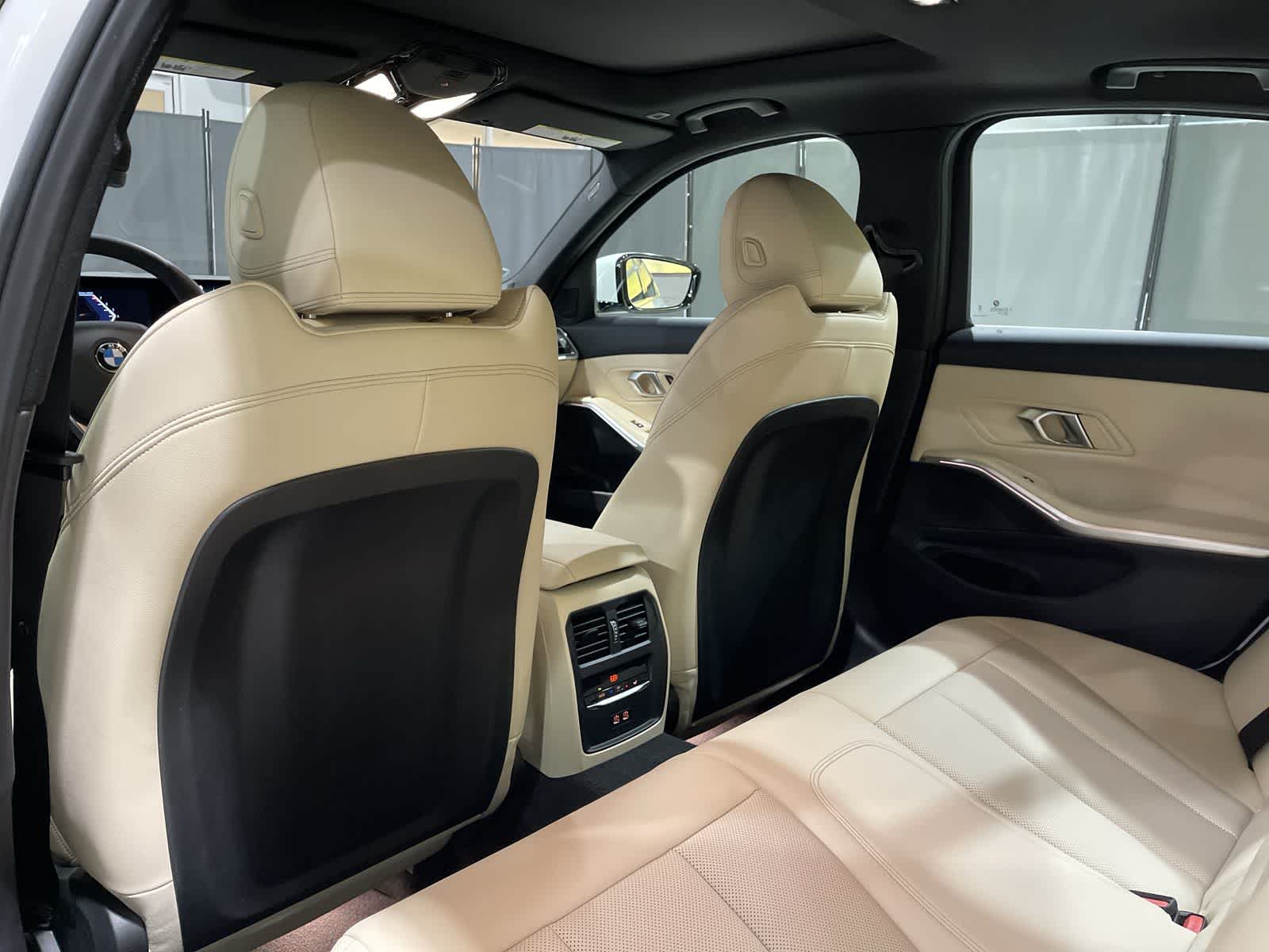 Thumbnail: 2024 BMW 3 Series - 24