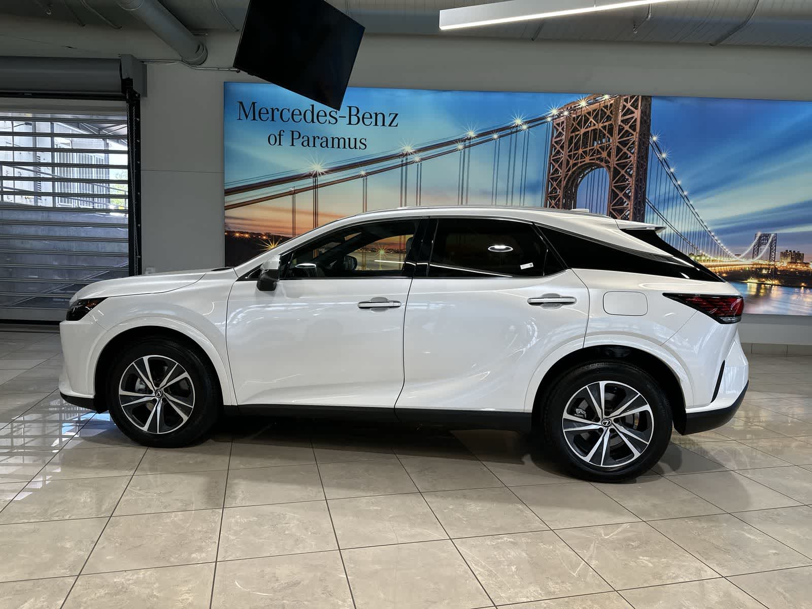 Thumbnail: 2023 Lexus RX - 15