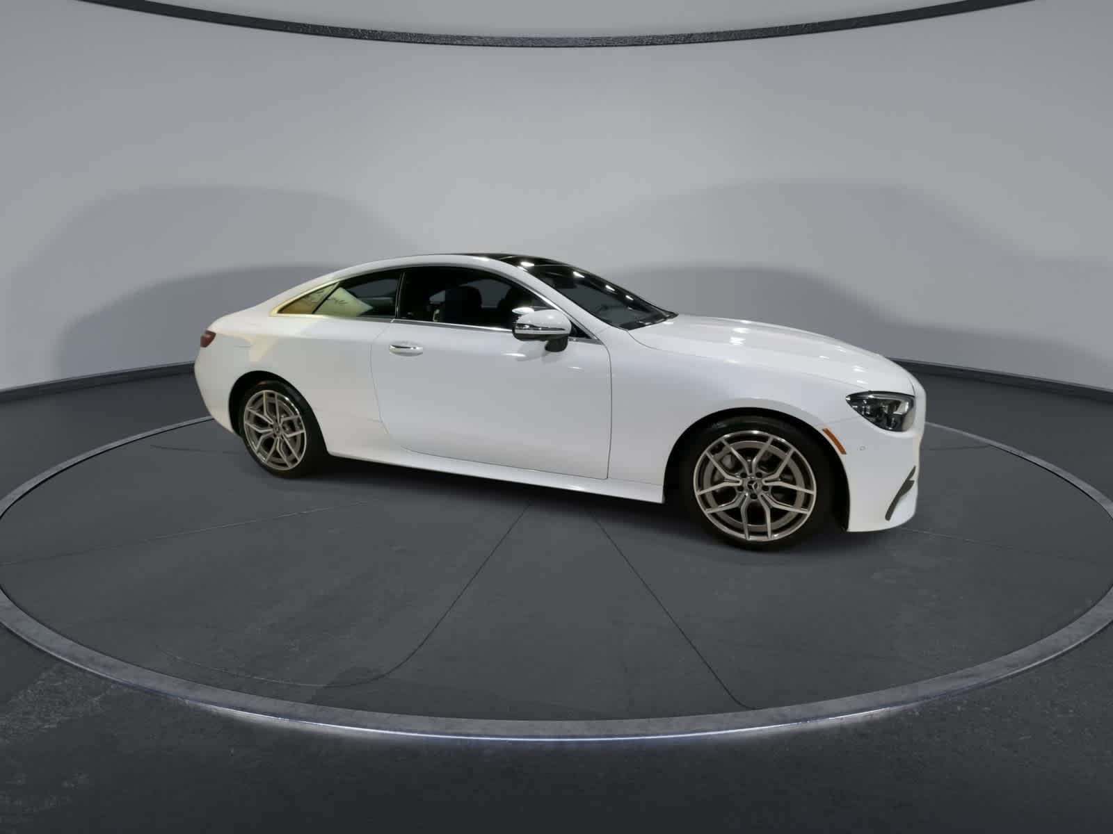 Thumbnail: 2023 Mercedes-Benz E-Class - 13