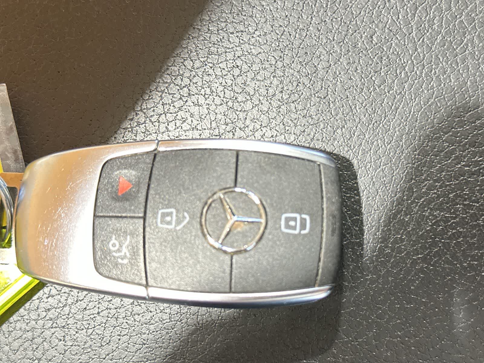 Thumbnail: 2022 Mercedes-Benz GLC - 32