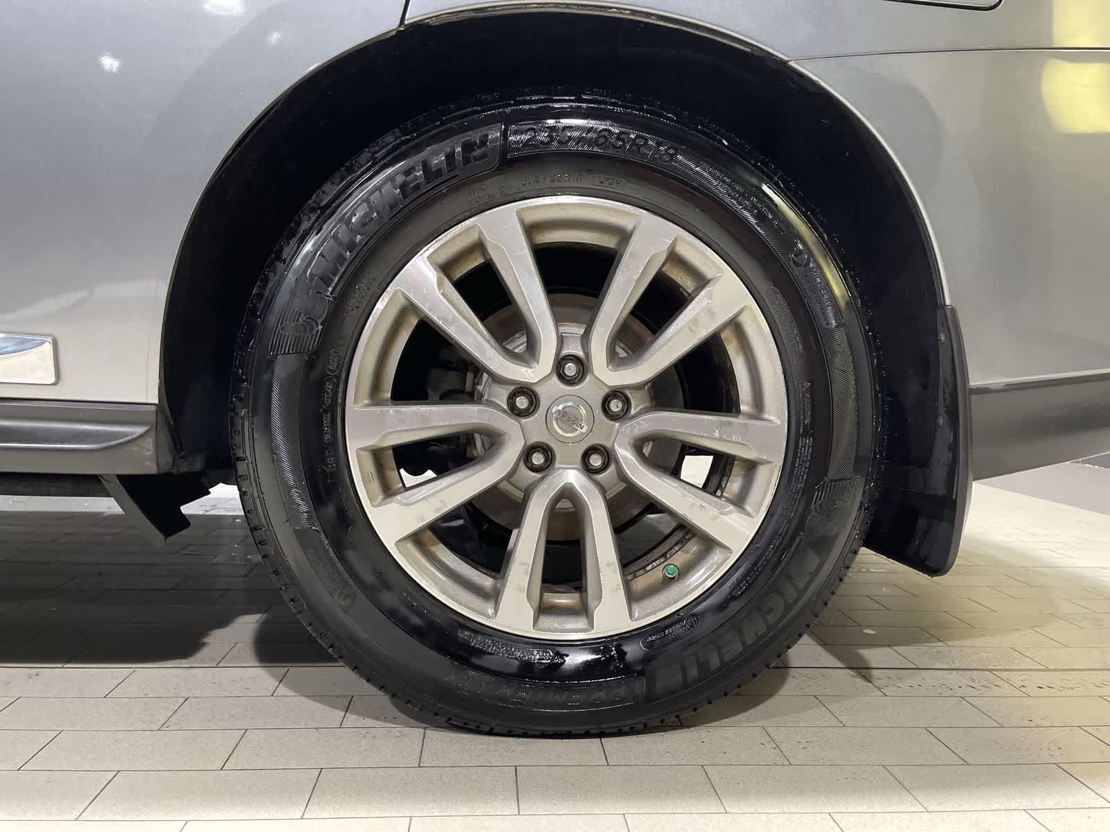 Thumbnail: 2015 Nissan Pathfinder - 20