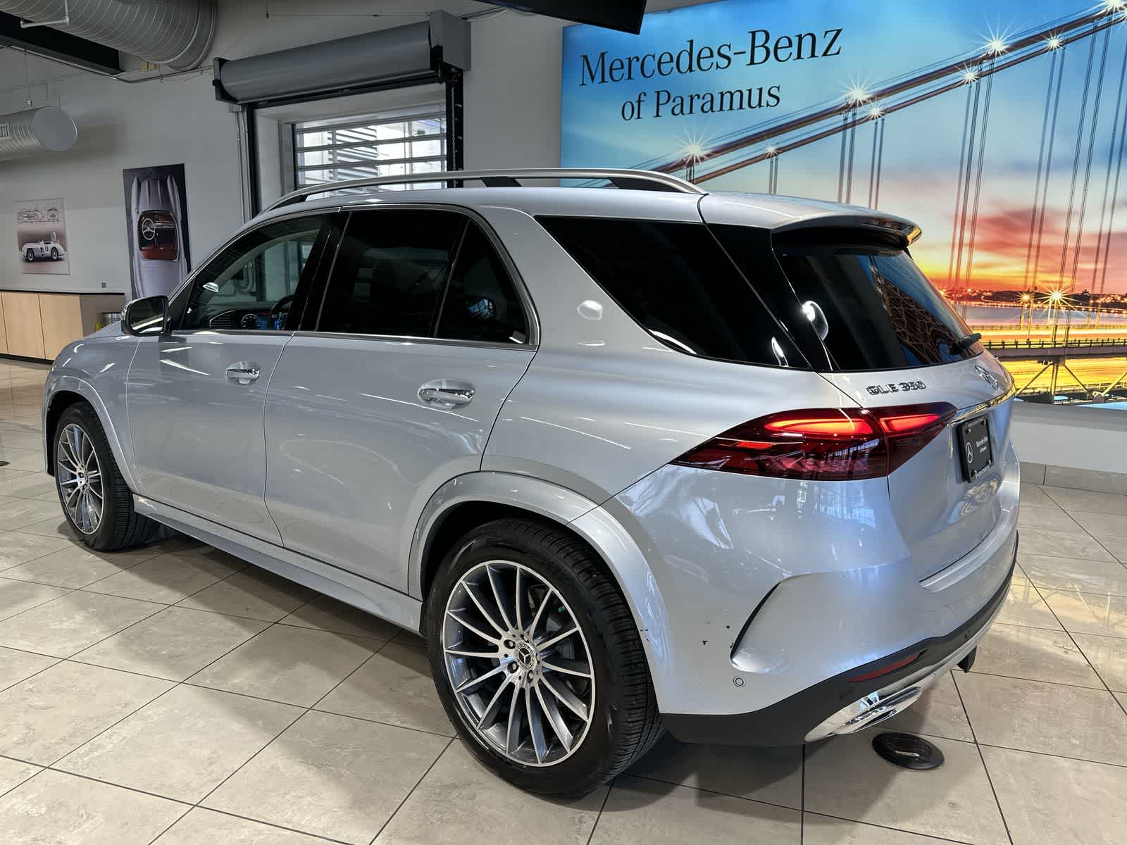 Thumbnail: 2025 Mercedes-Benz GLE - 16