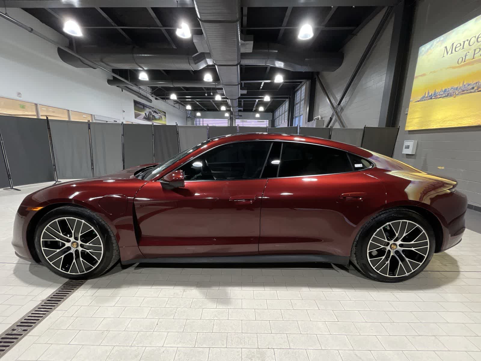 Thumbnail: 2022 Porsche Taycan - 15