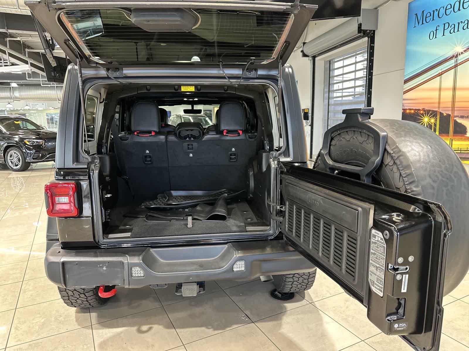 Thumbnail: 2021 Jeep Wrangler - 31