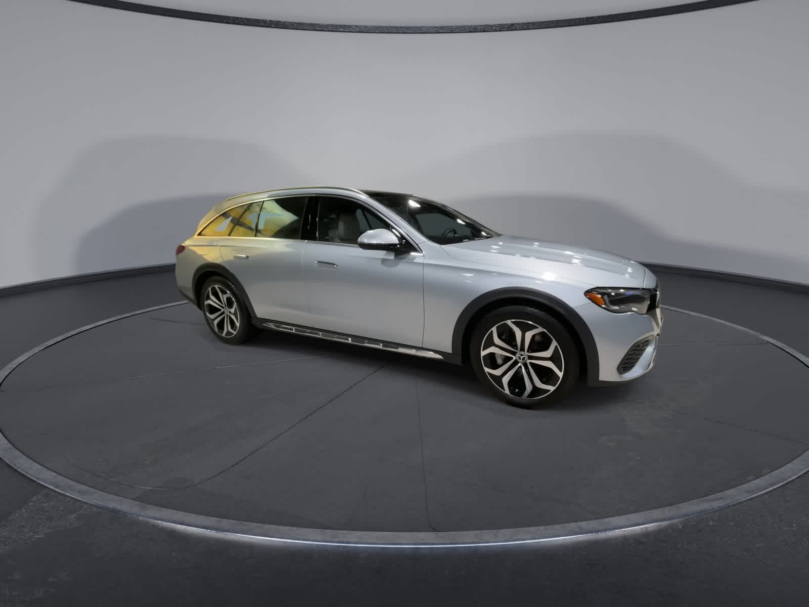 2025 Mercedes Benz E 450 4MATIC All-Terrain photo 2