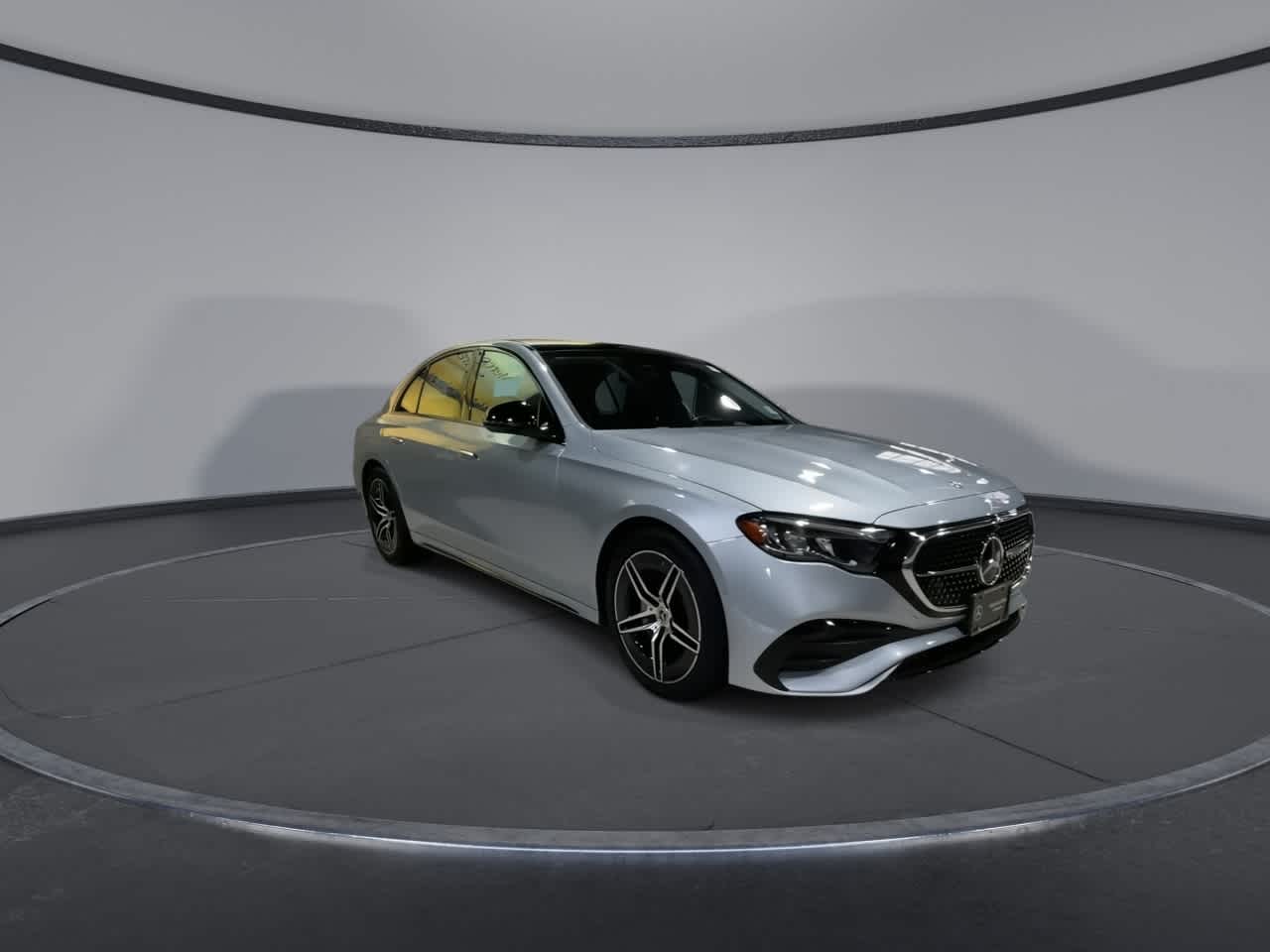 Thumbnail: 2025 Mercedes-Benz E-Class - 4