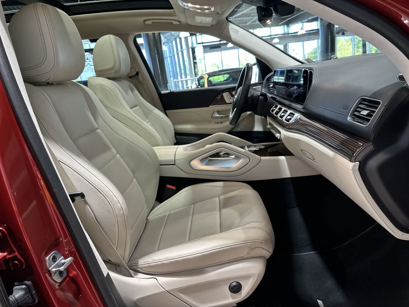 Thumbnail: 2022 Mercedes-Benz GLS - 26