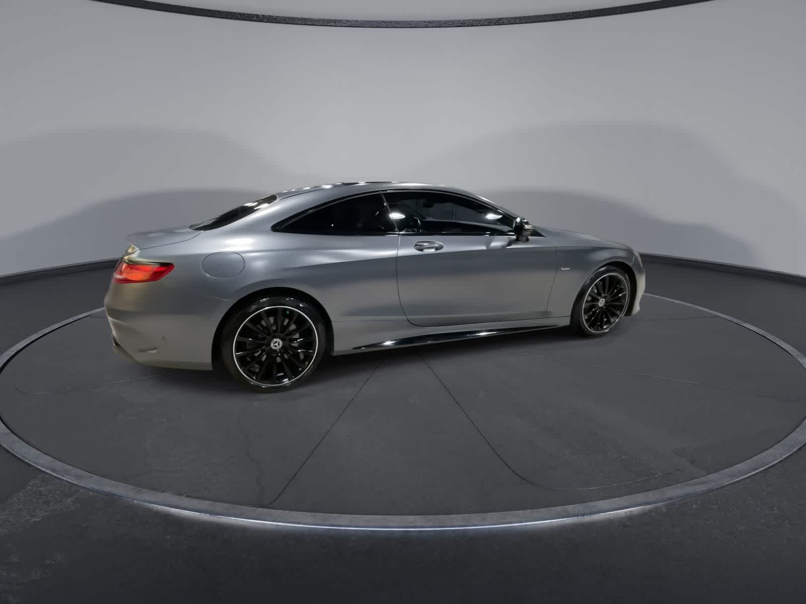 Thumbnail: 2017 Mercedes-Benz S-Class - 12