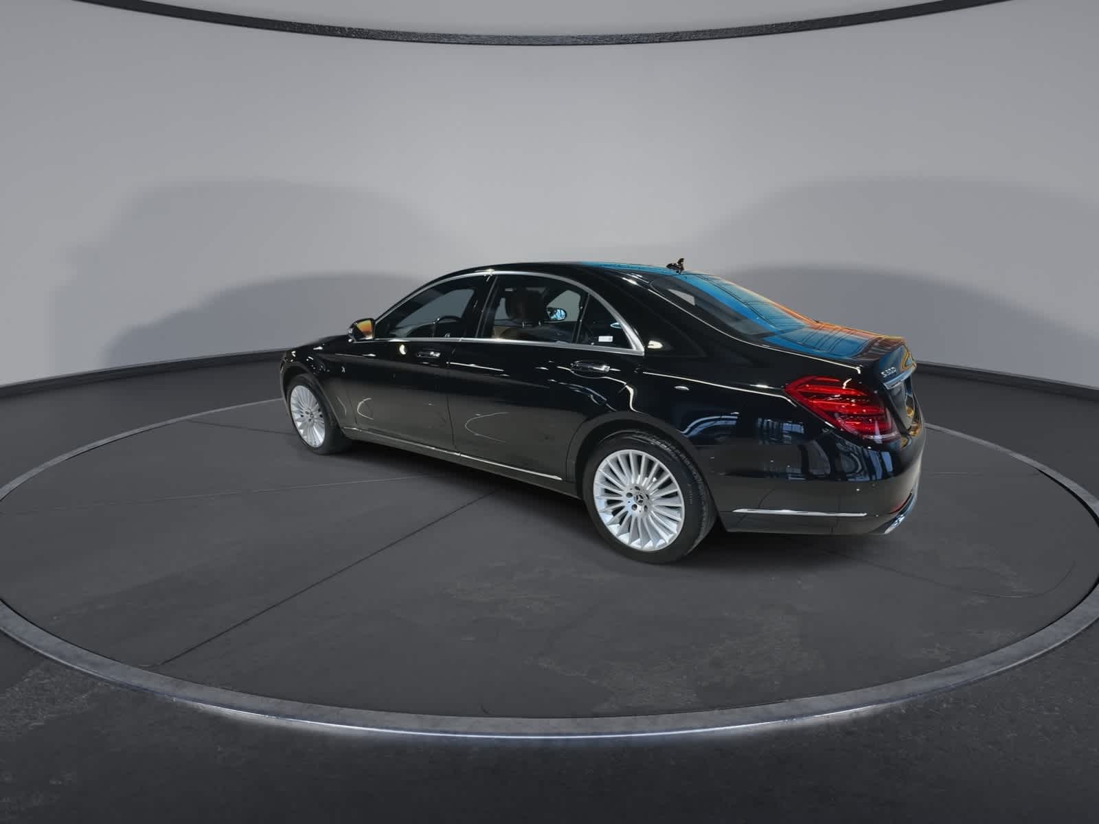 Thumbnail: 2018 Mercedes-Benz S-Class - 8